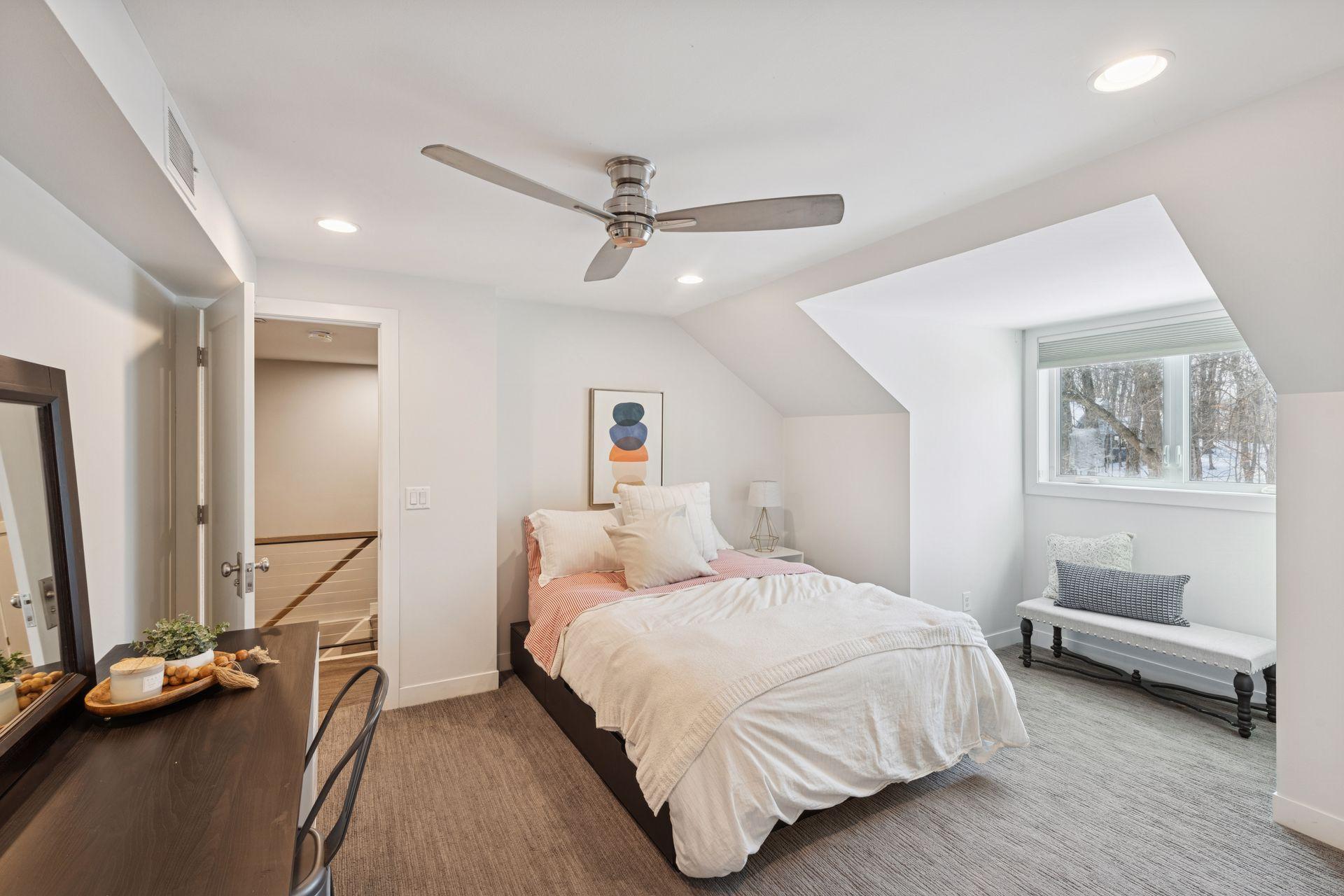 4360 Chimo East Street