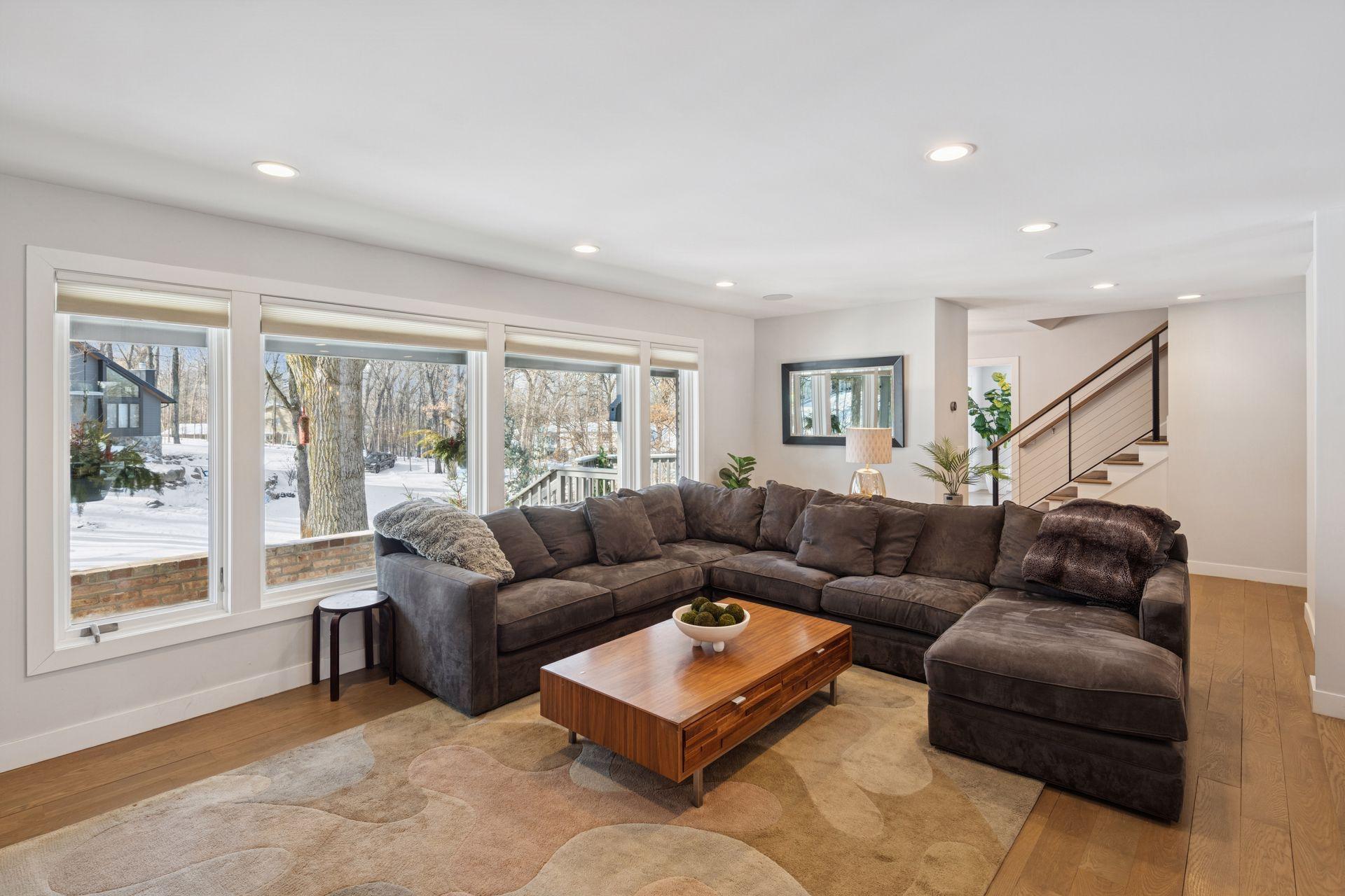 4360 Chimo East Street