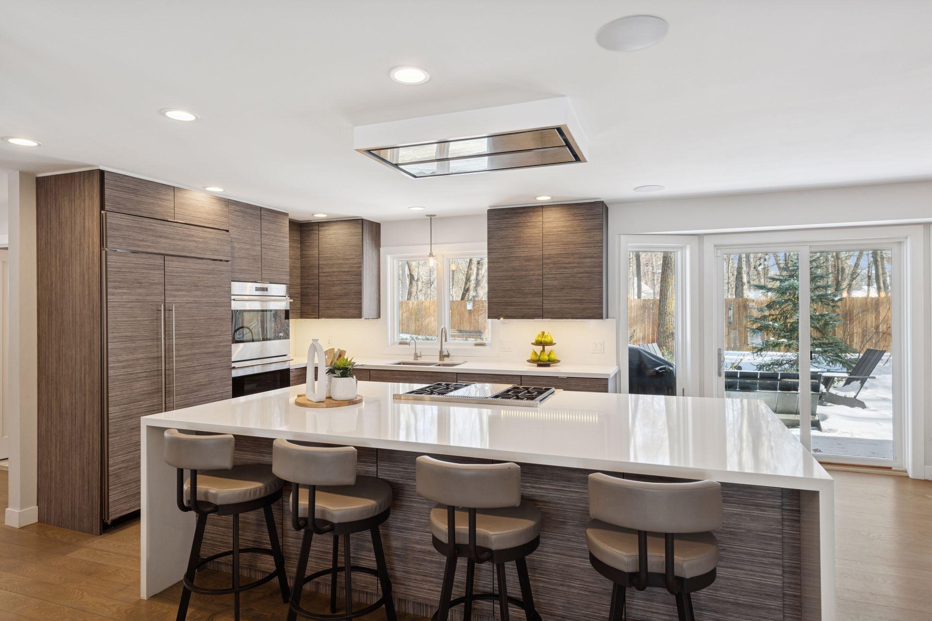 4360 Chimo East Street