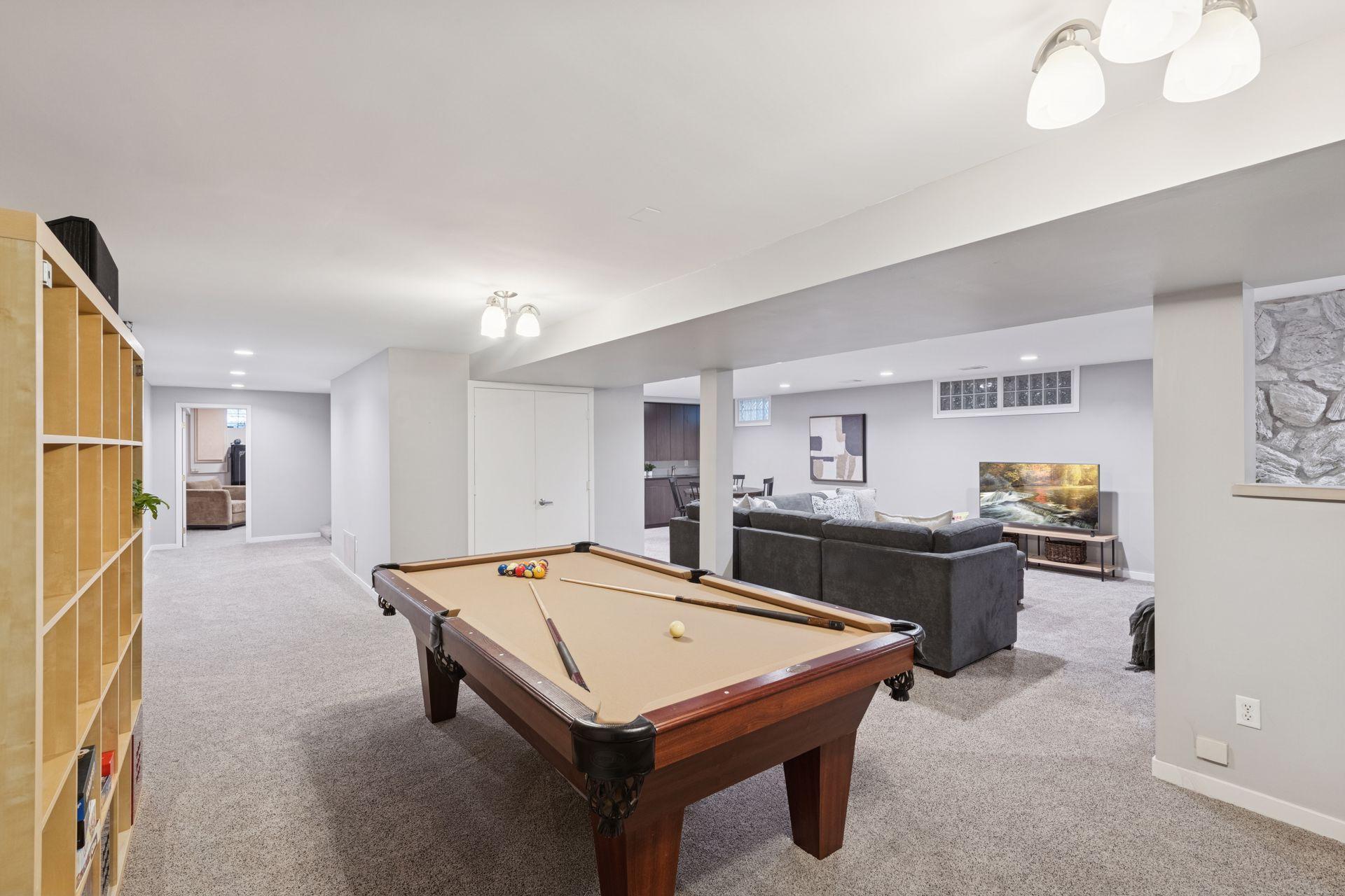 4360 Chimo East Street