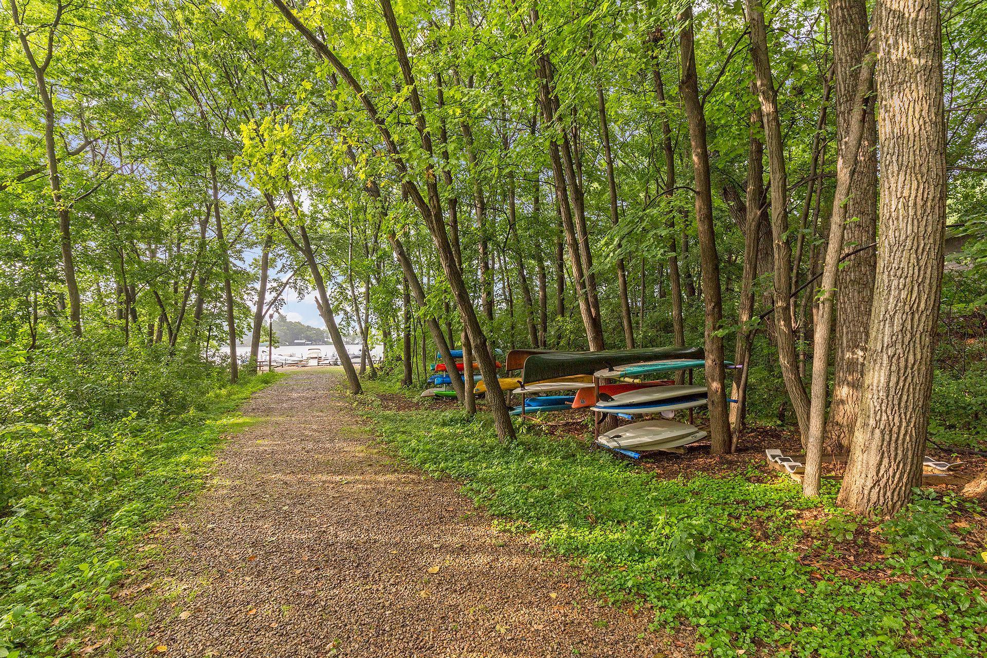 4360 Chimo East Street