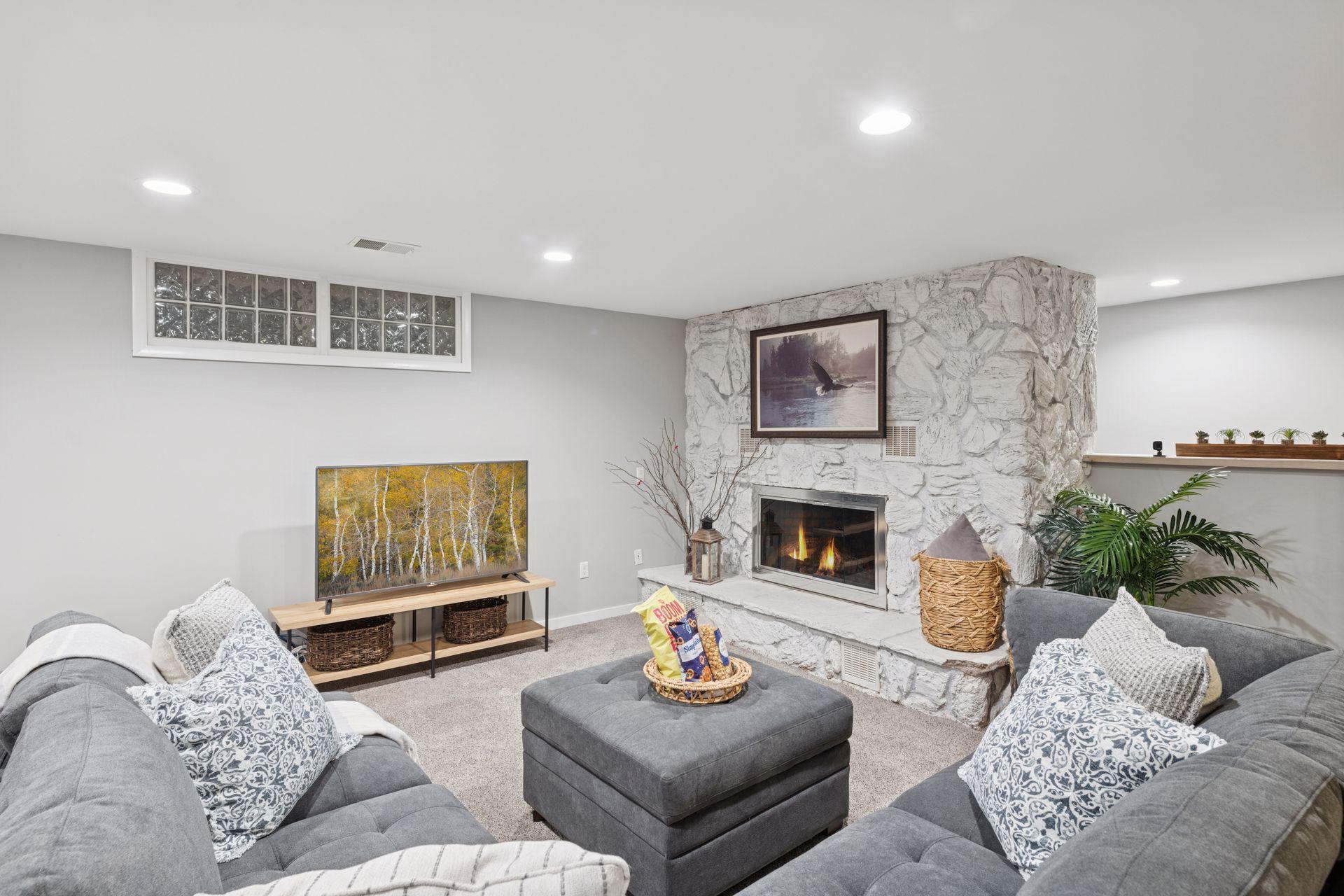 4360 Chimo East Street