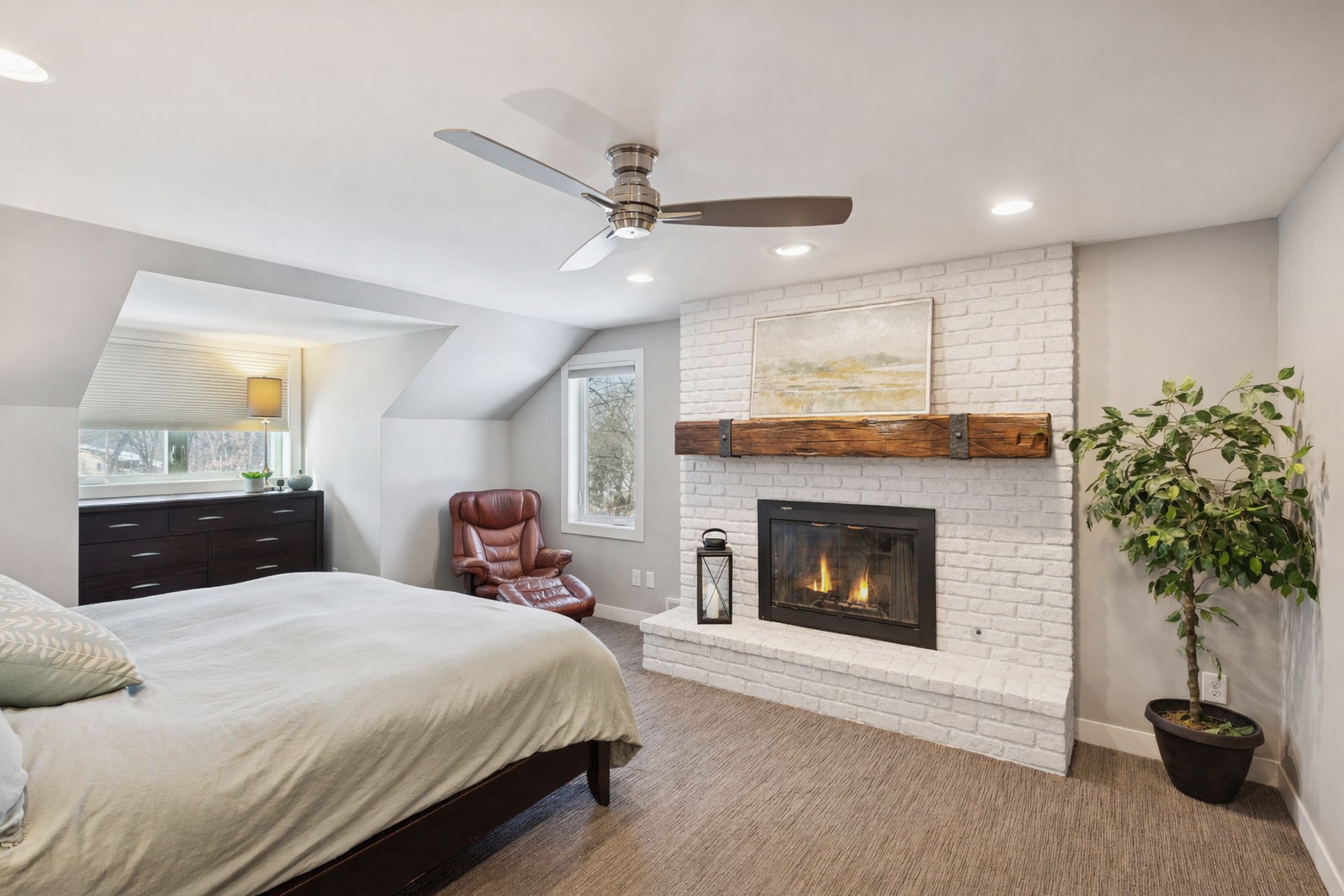 4360 Chimo East Street