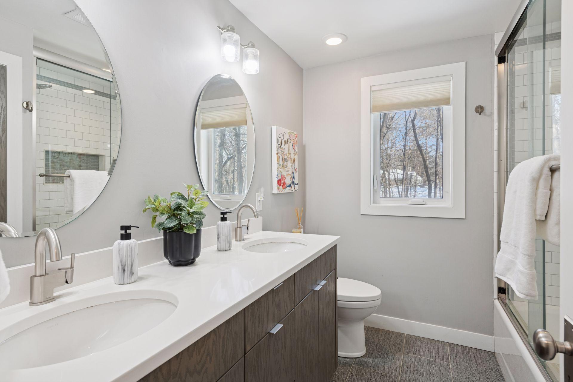 4360 Chimo East Street