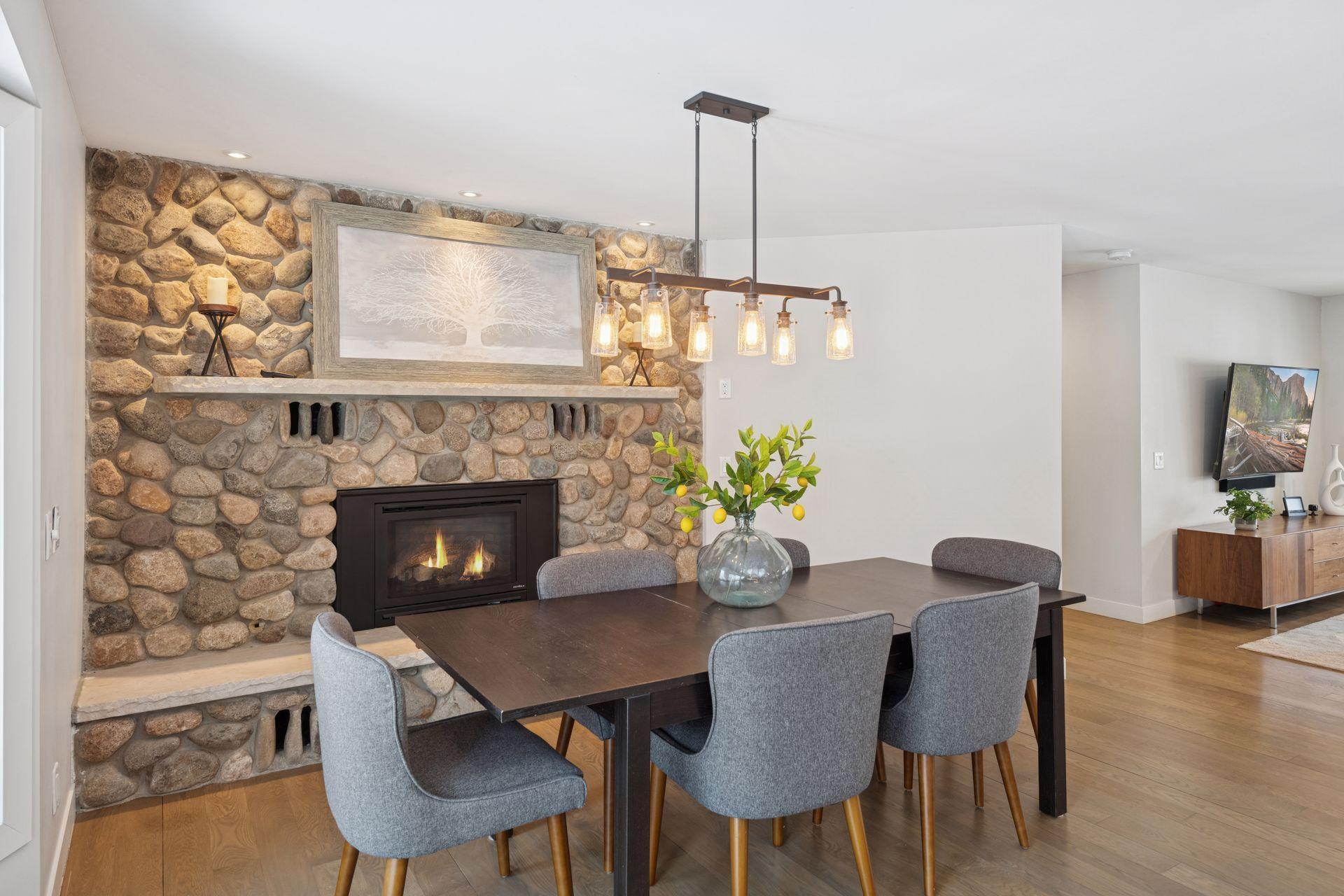 4360 Chimo East Street