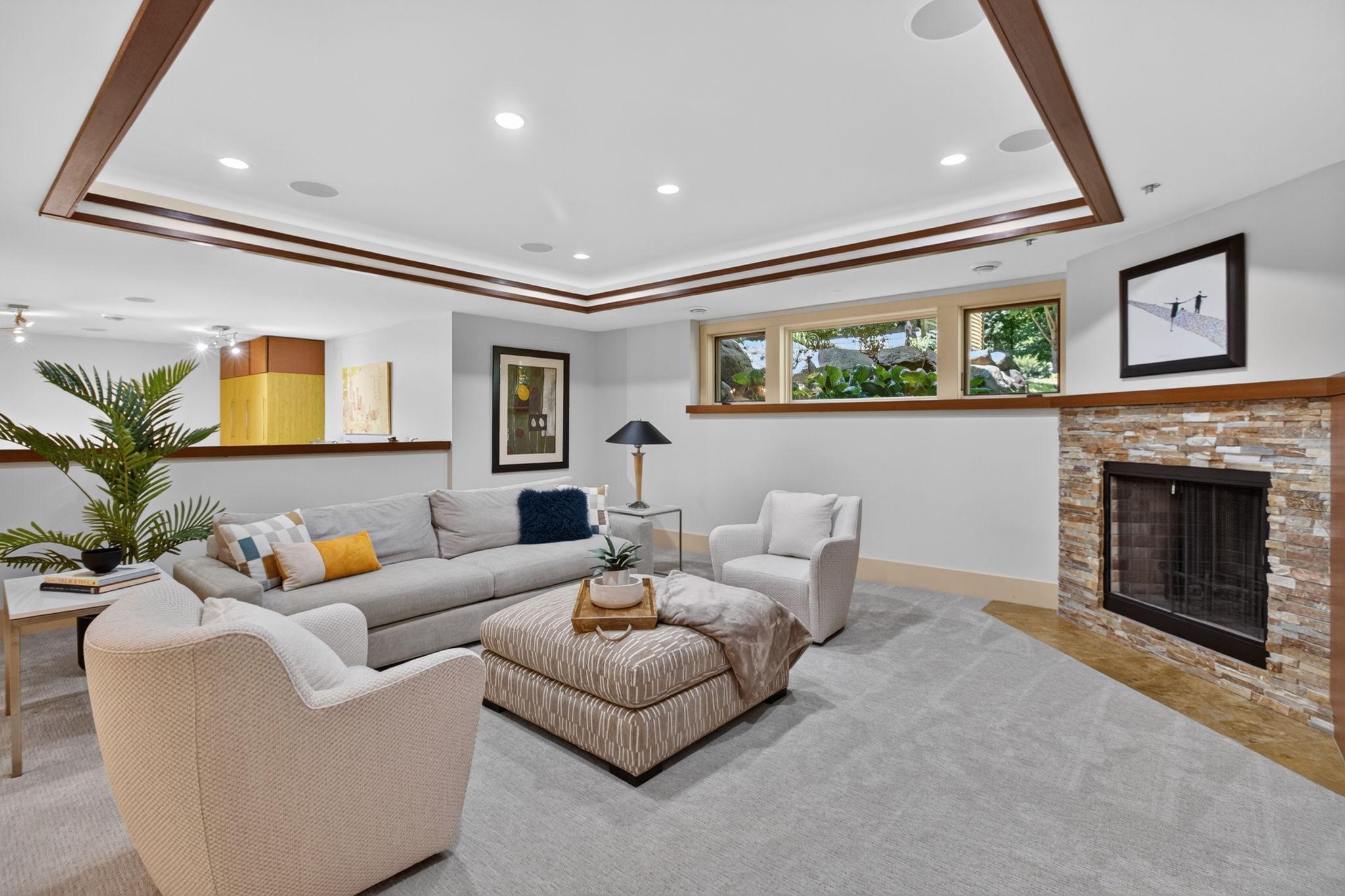 20895 Spencer Lane