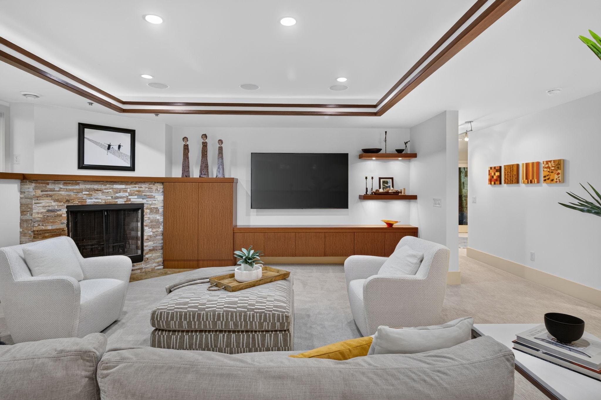 20895 Spencer Lane