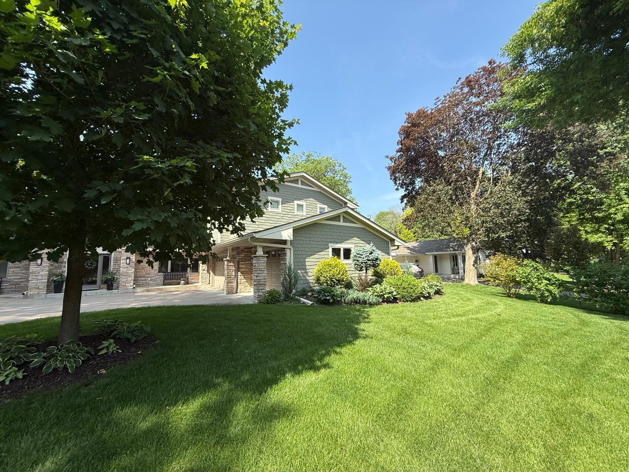 12202 Orchard Avenue W