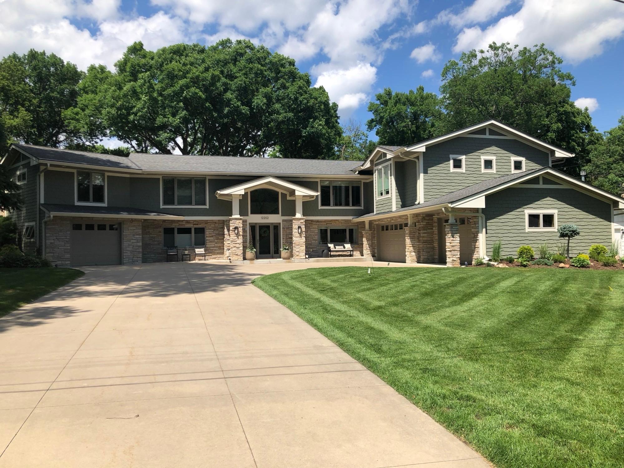 12202 Orchard Avenue W