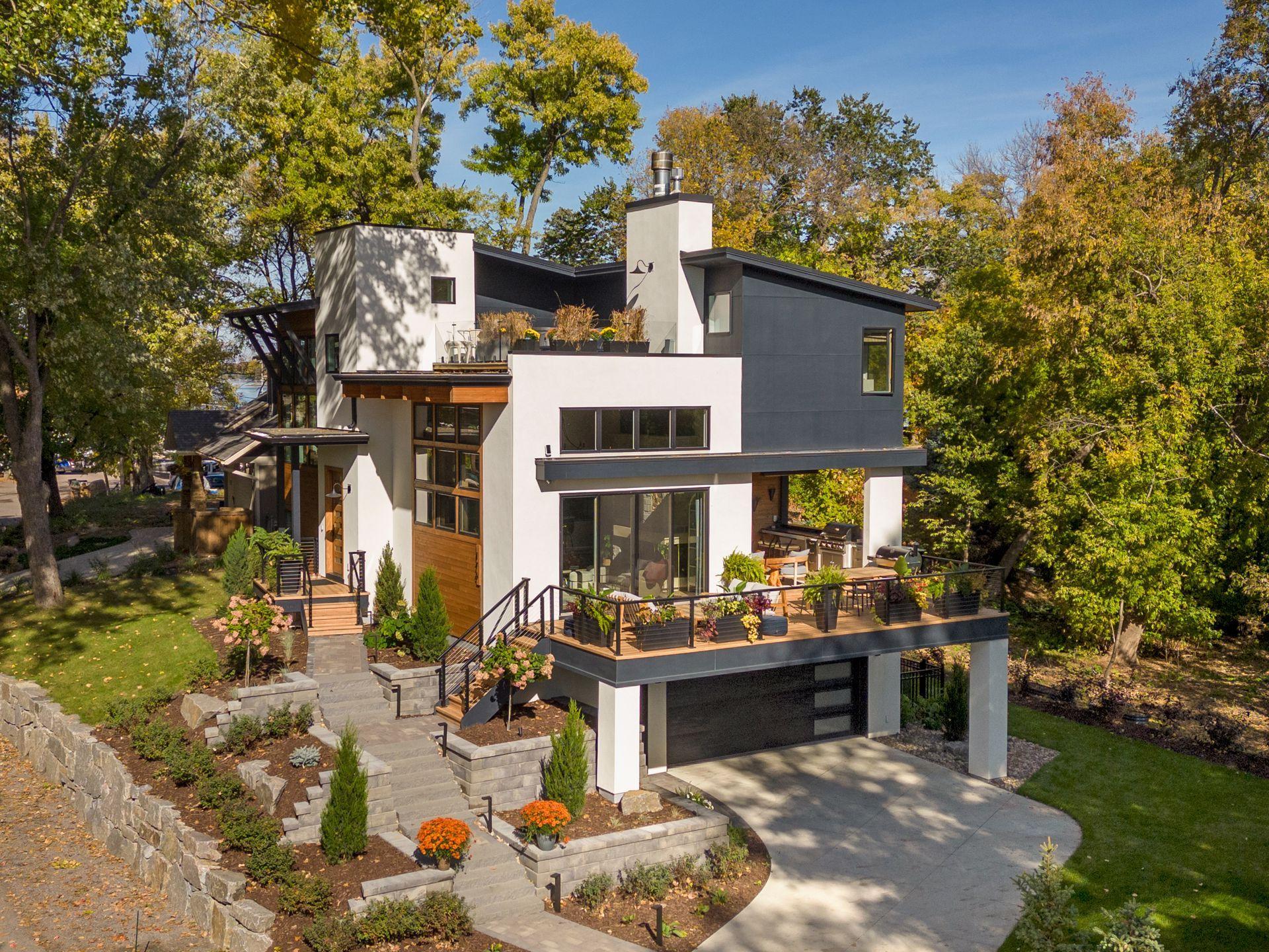 175 Lakeview Avenue
