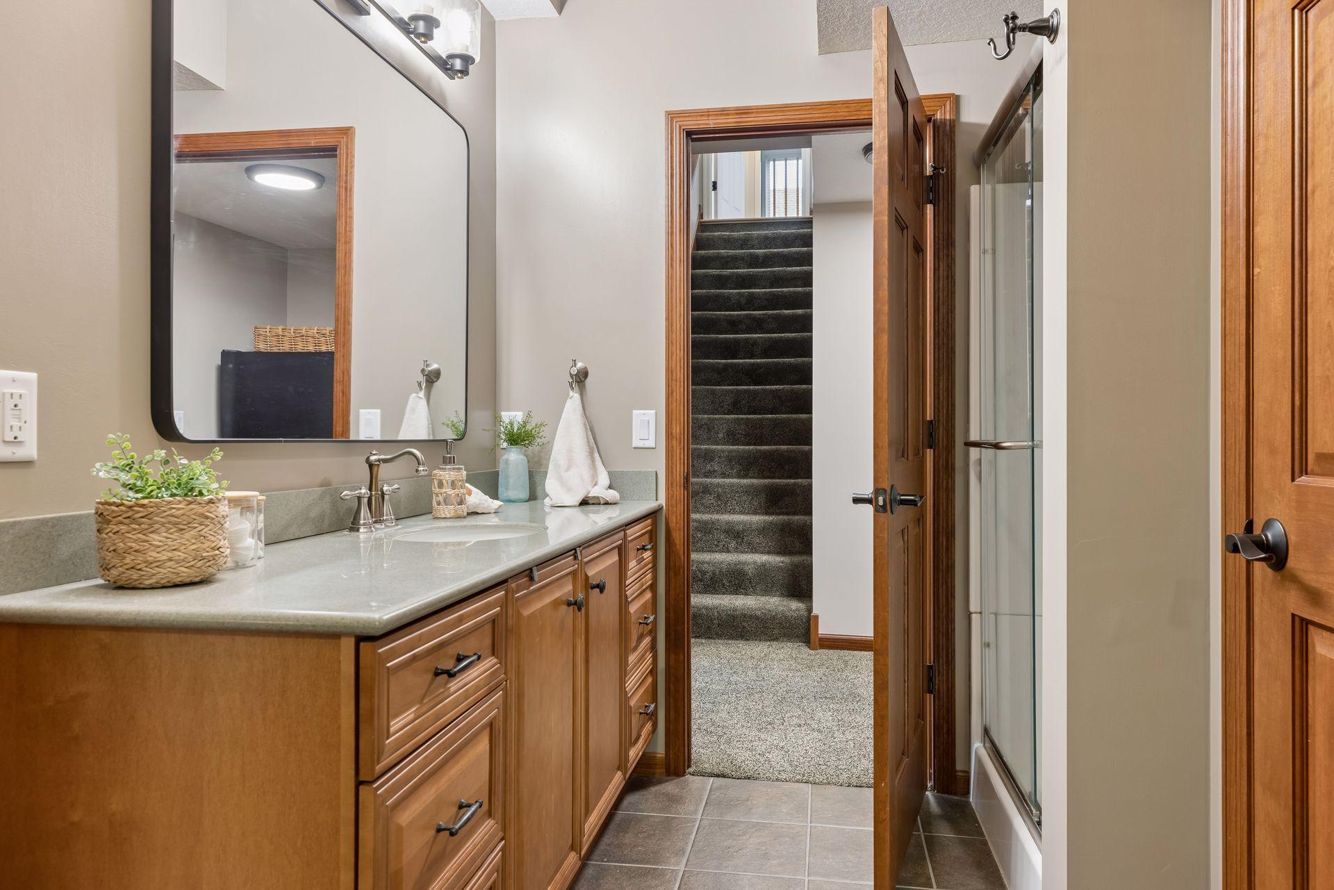 6815 Ruby Lane