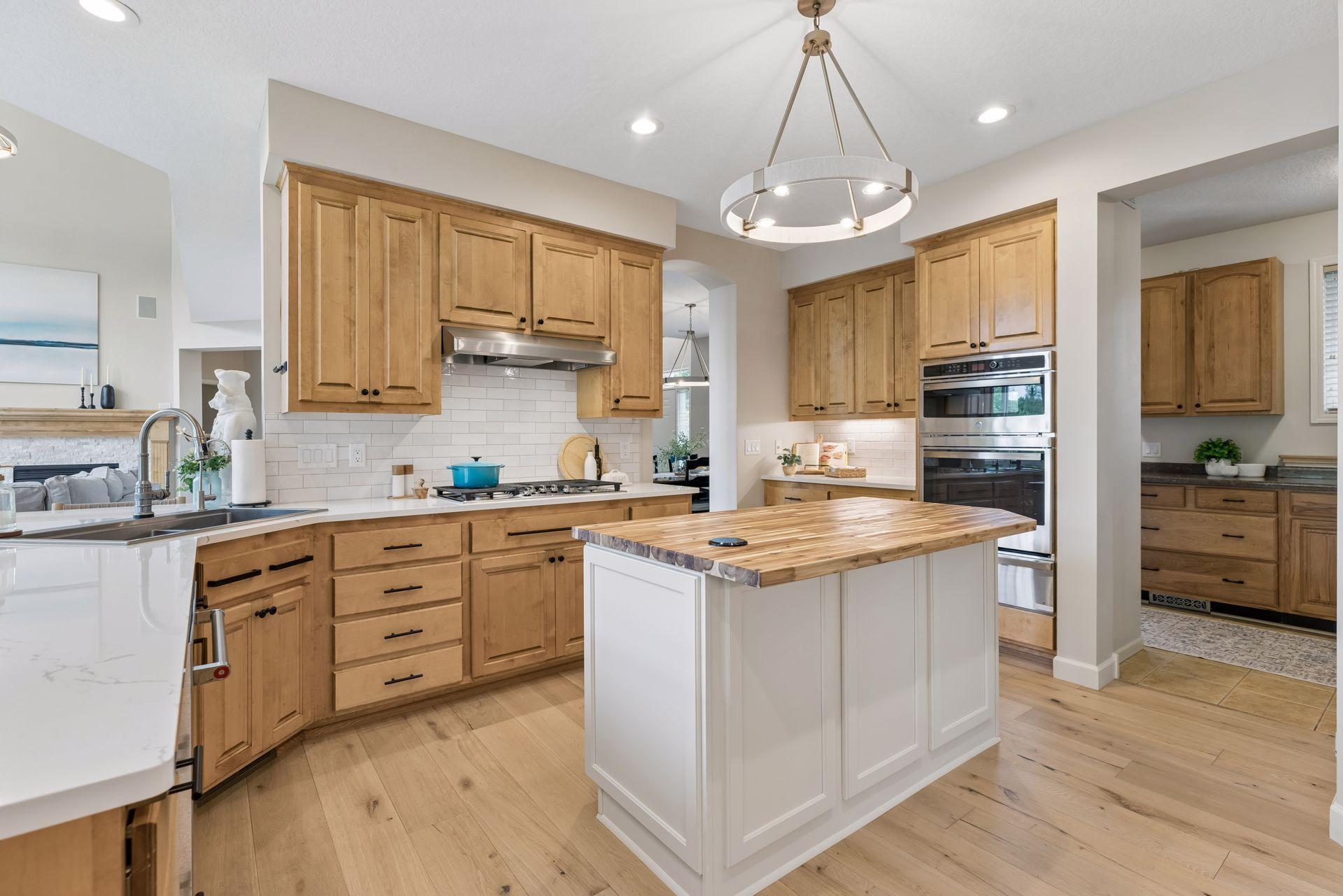 6815 Ruby Lane