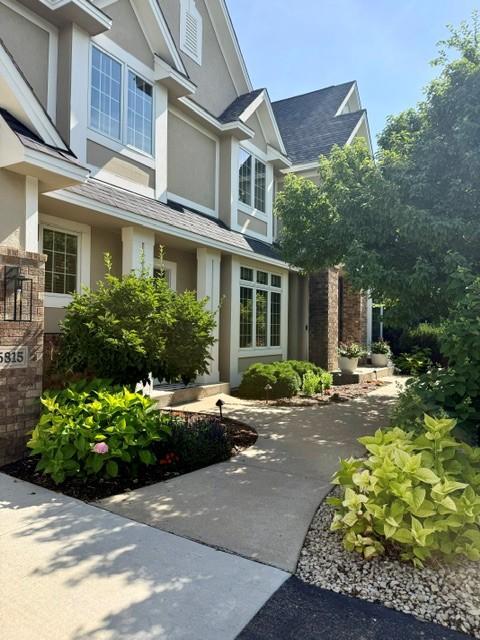 6815 Ruby Lane