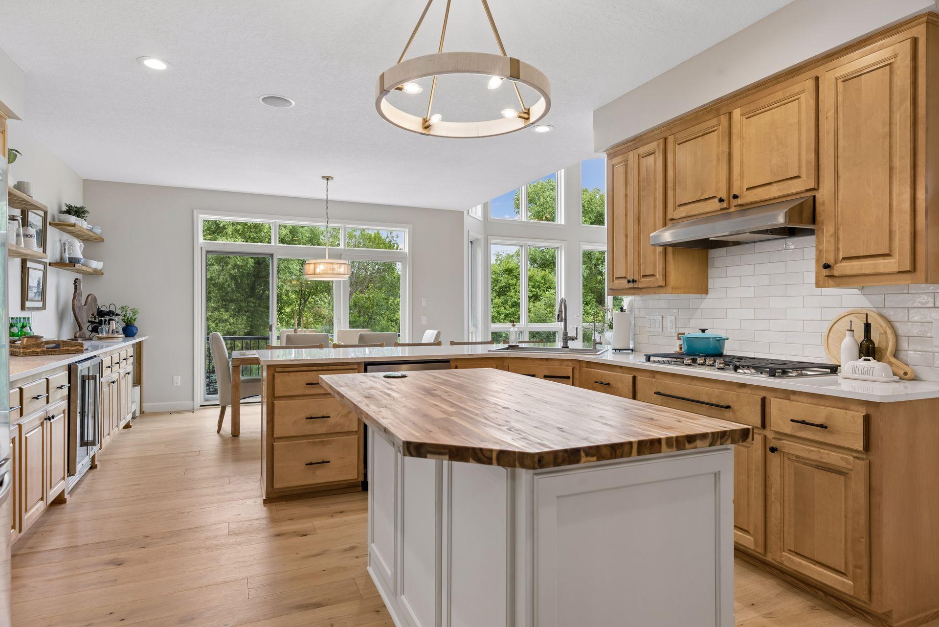 6815 Ruby Lane