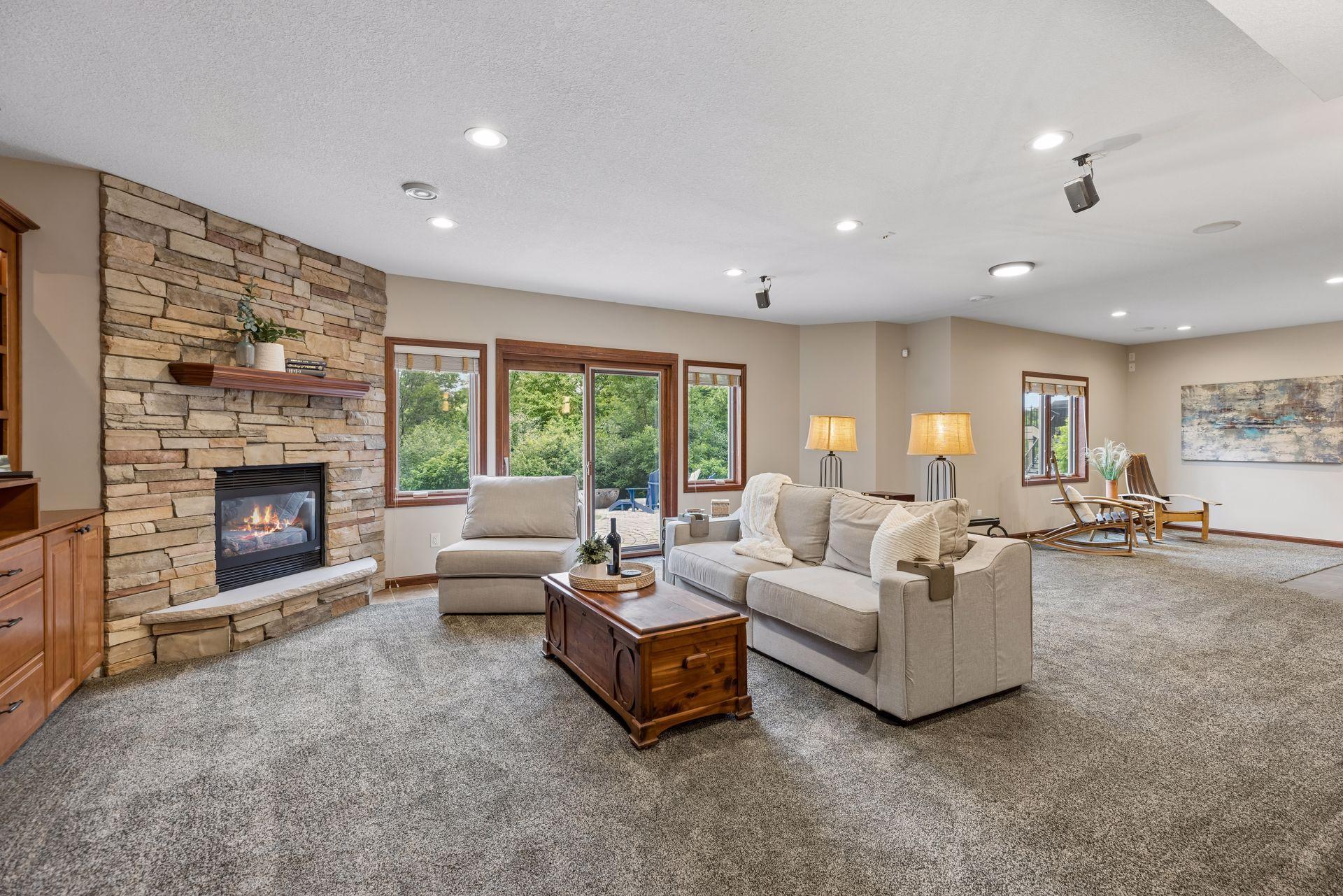 6815 Ruby Lane