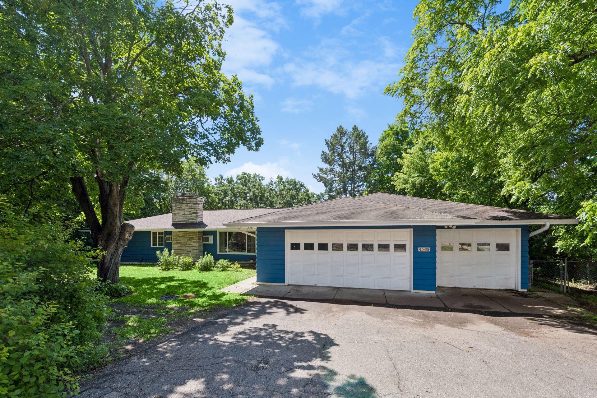 4569 Shoreline Drive