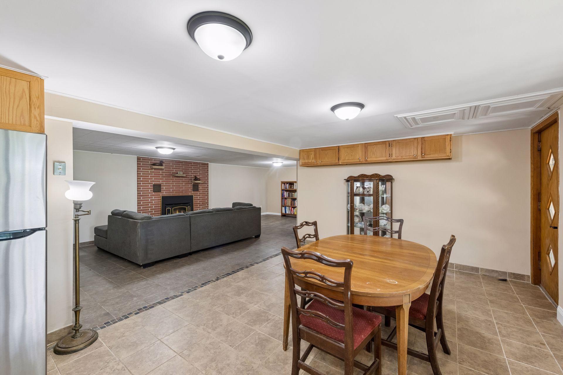 4569 Shoreline Drive