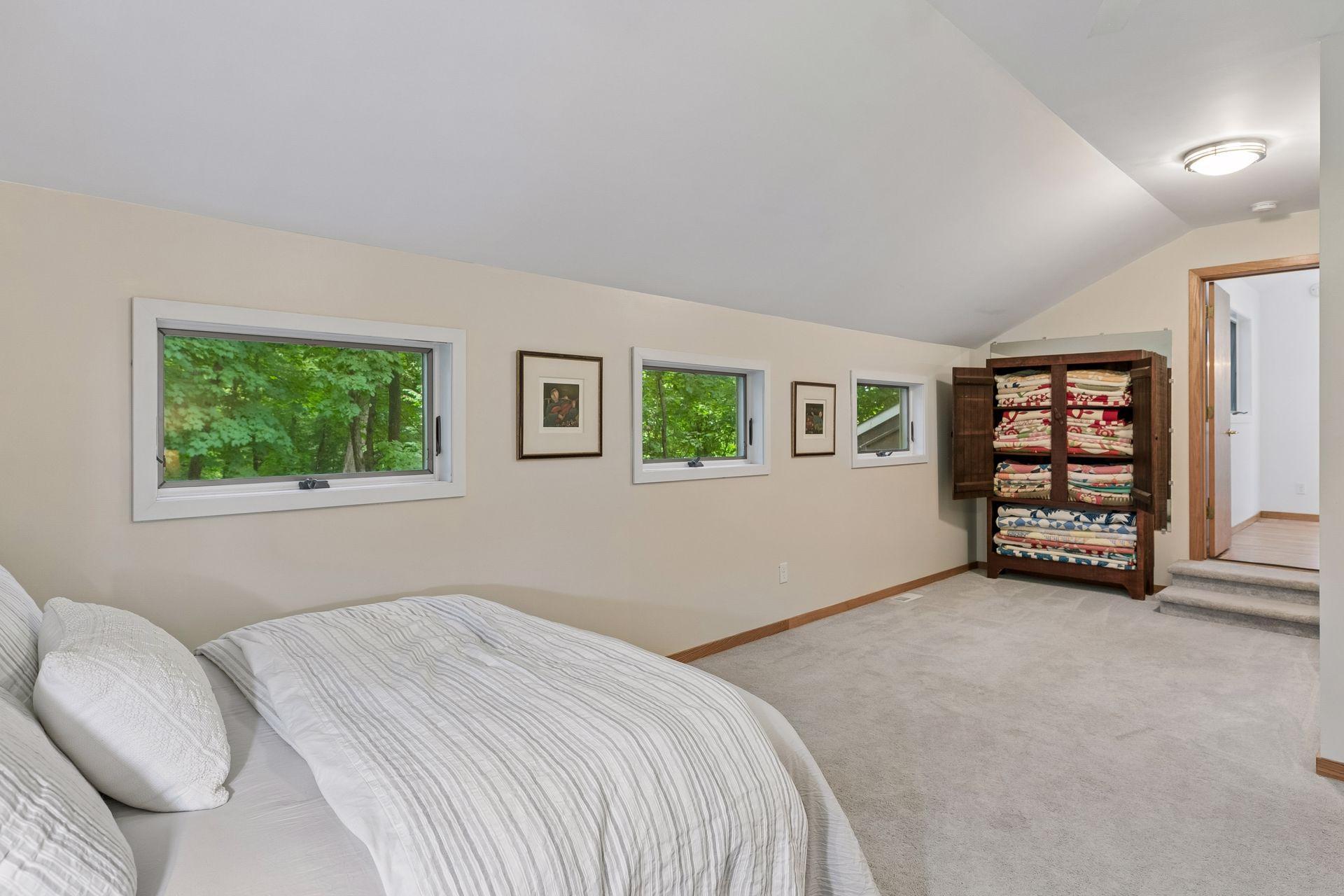 4827 Lamplighters Lane