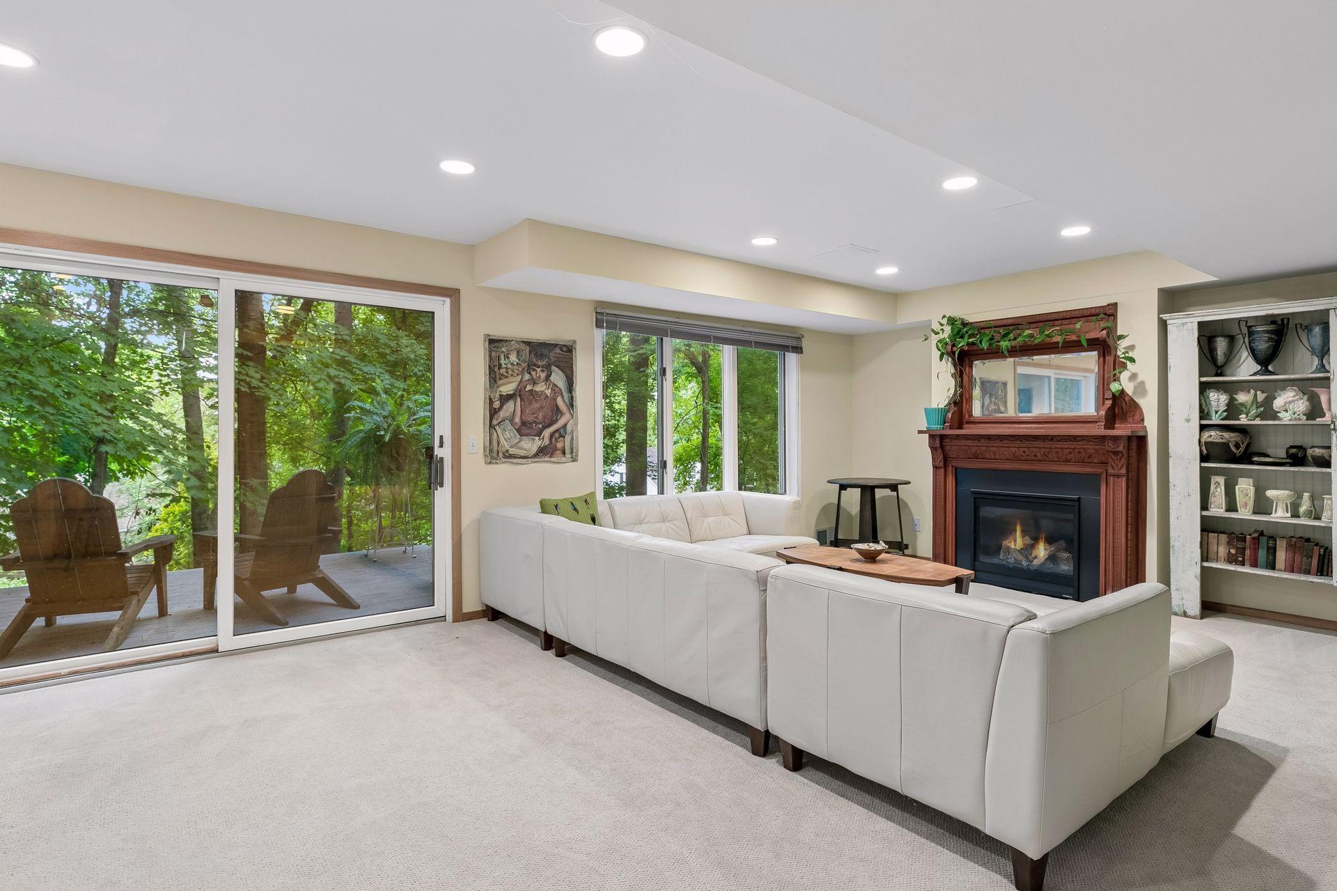 4827 Lamplighters Lane