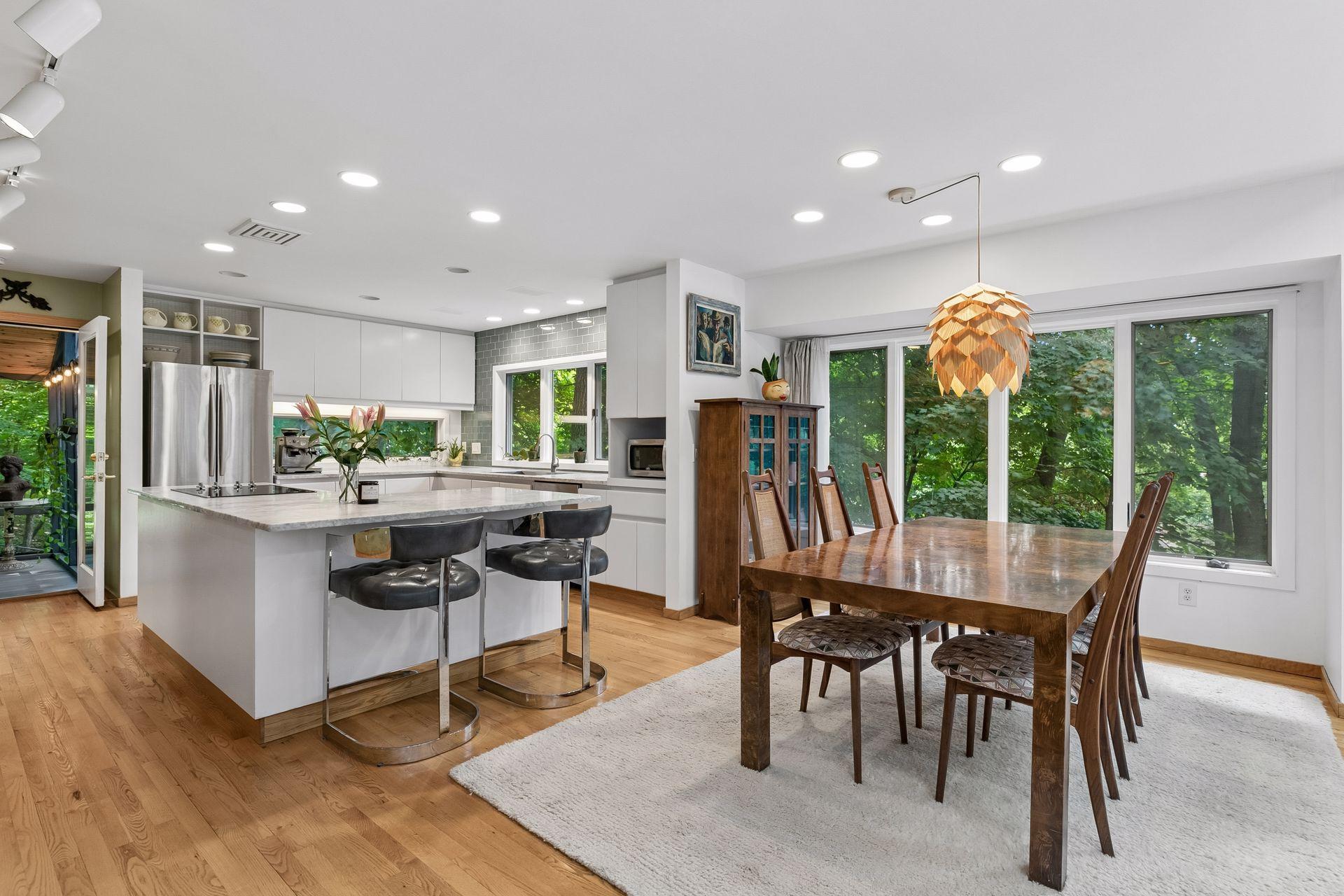 4827 Lamplighters Lane