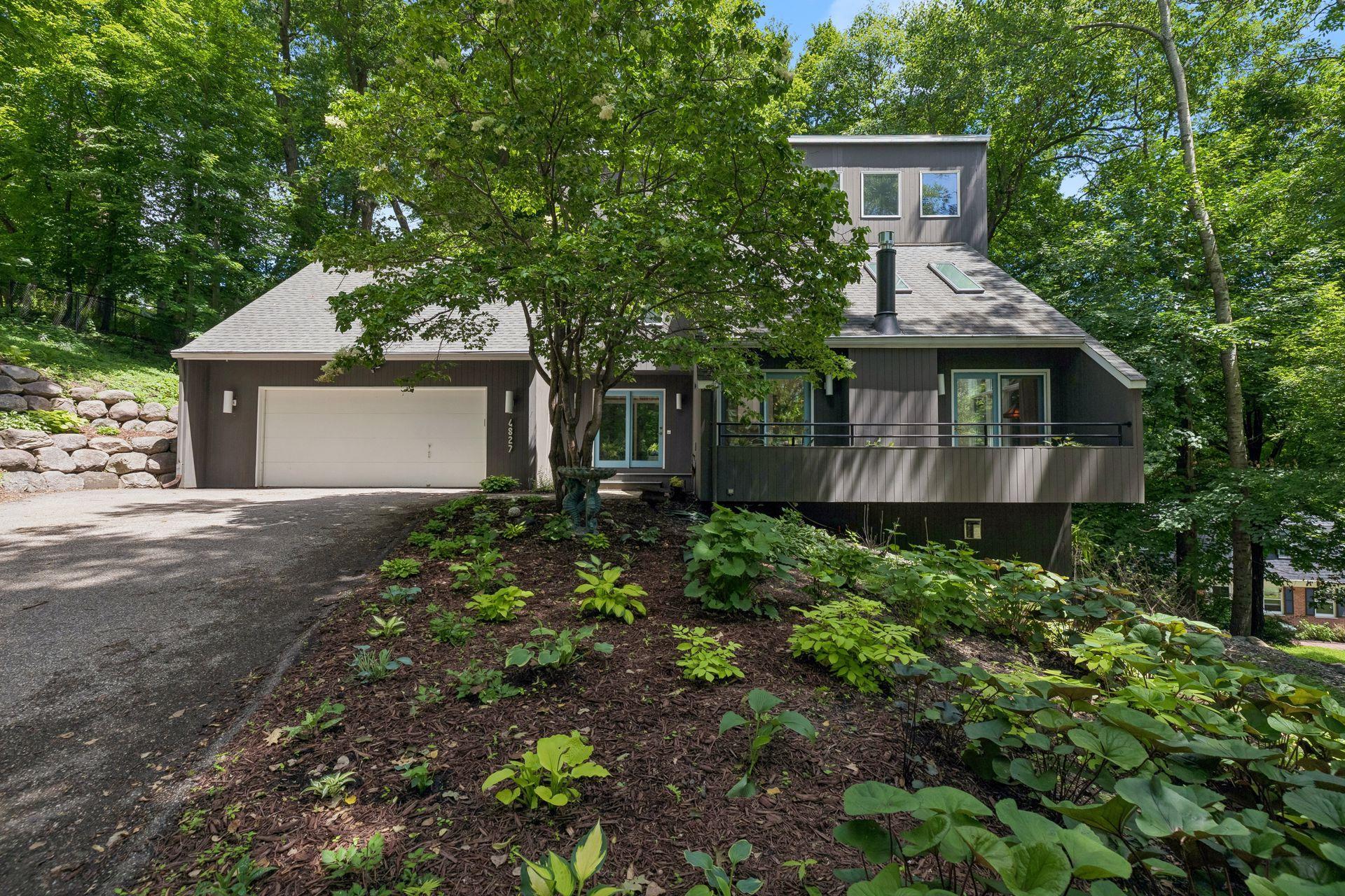4827 Lamplighters Lane