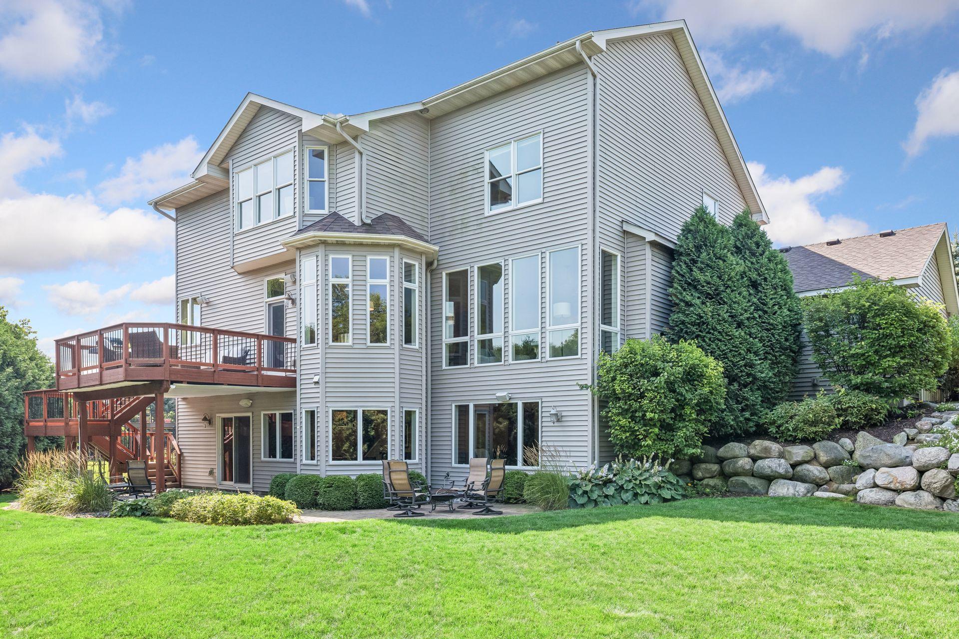7569 Ridgeview Point