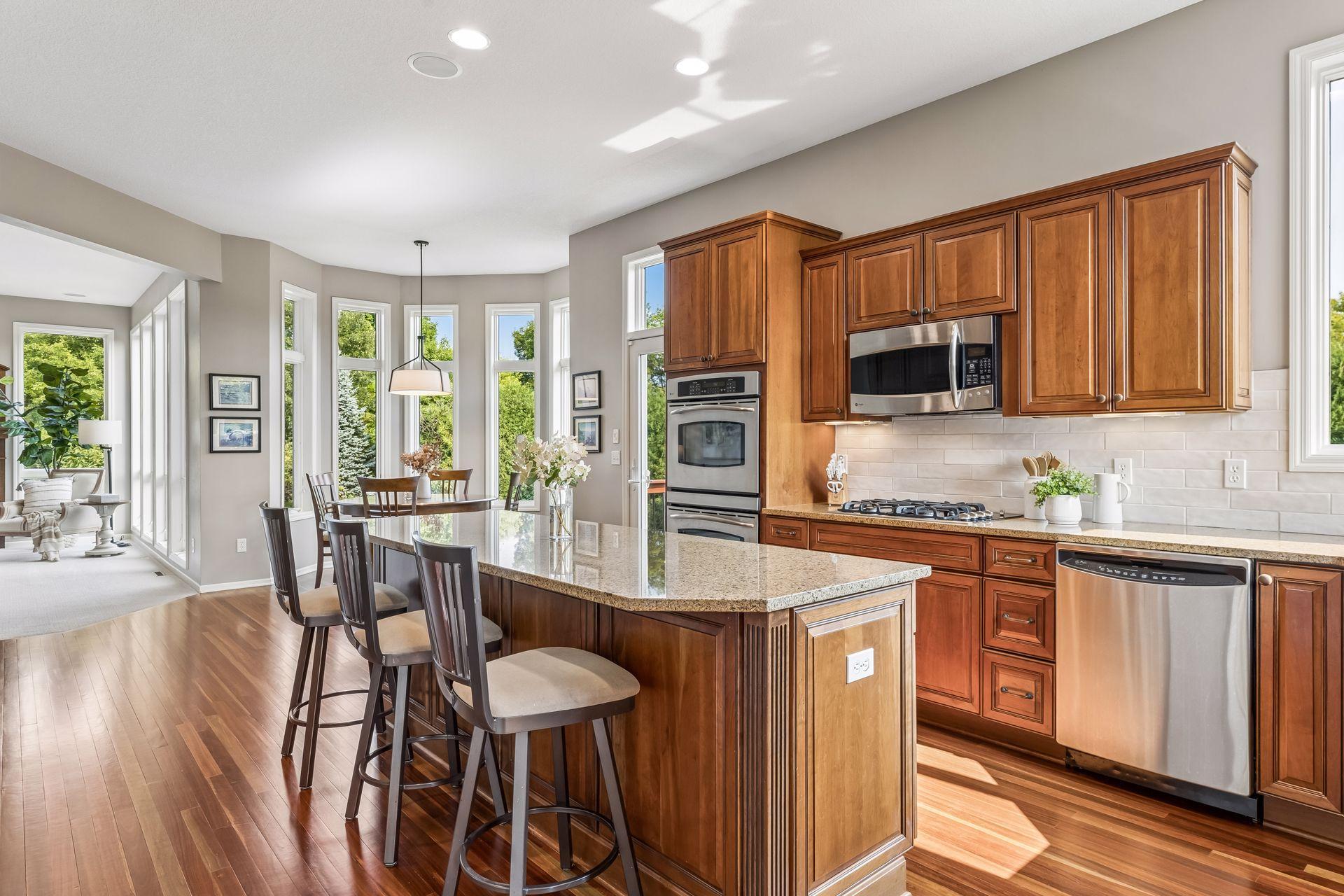 7569 Ridgeview Point