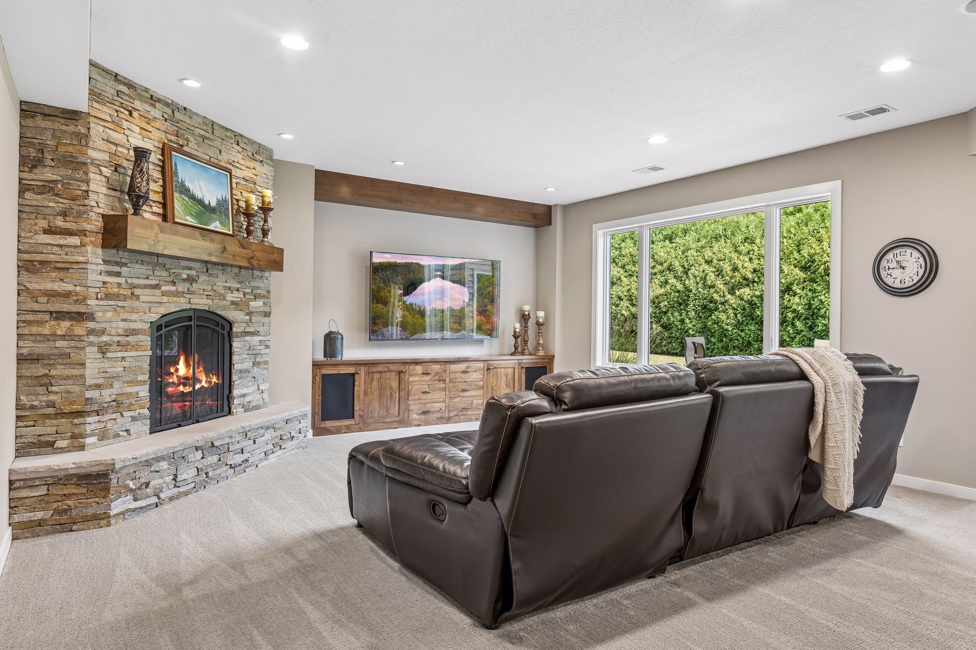 7569 Ridgeview Point