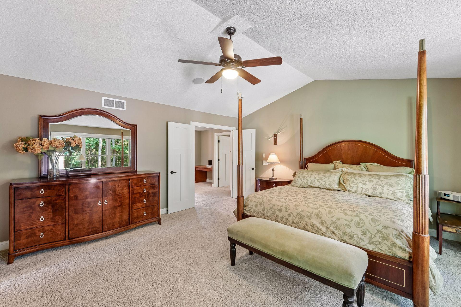 9260 Red Oak Drive