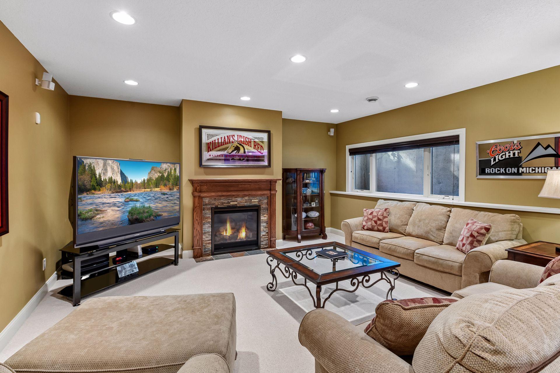 9260 Red Oak Drive