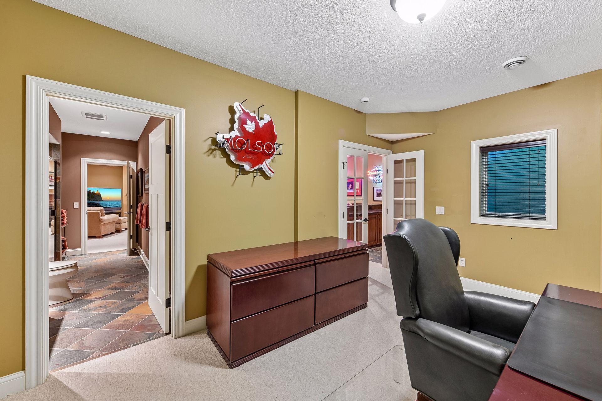 9260 Red Oak Drive