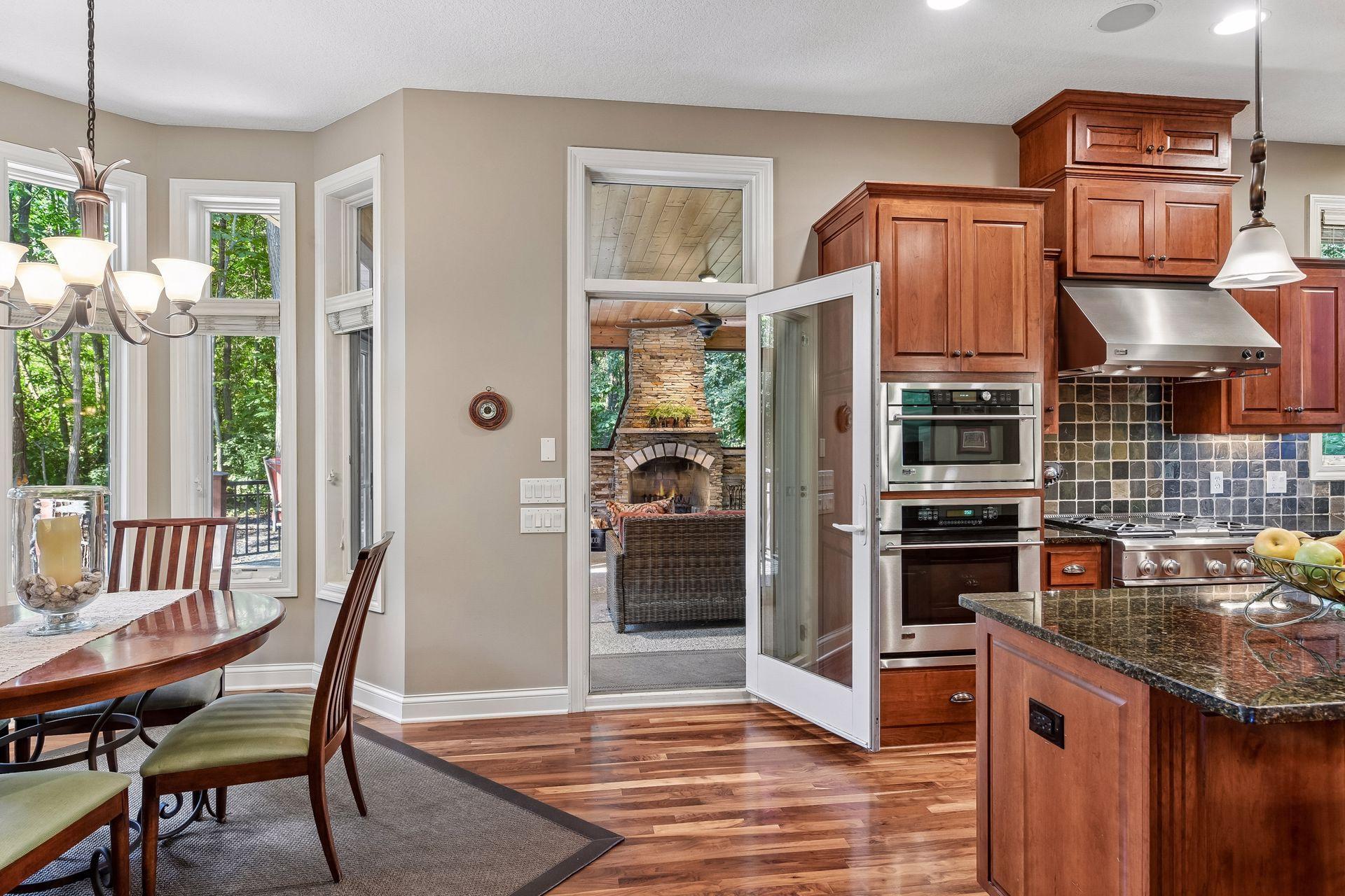 9260 Red Oak Drive