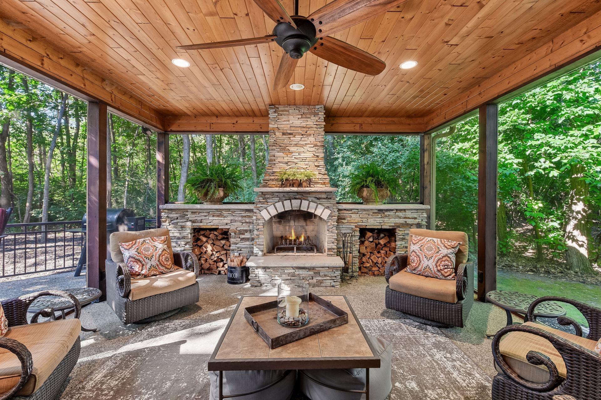 9260 Red Oak Drive