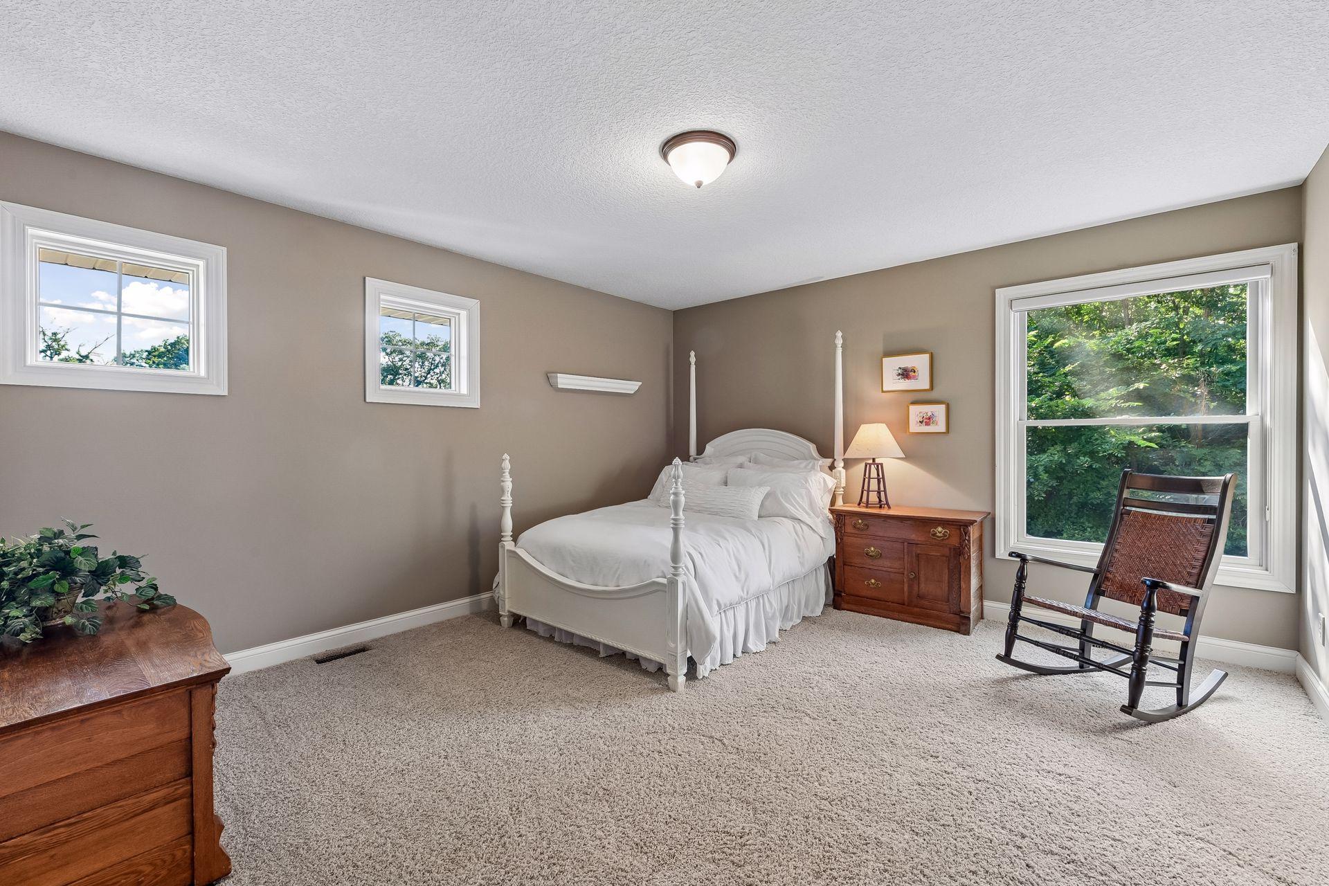 9260 Red Oak Drive
