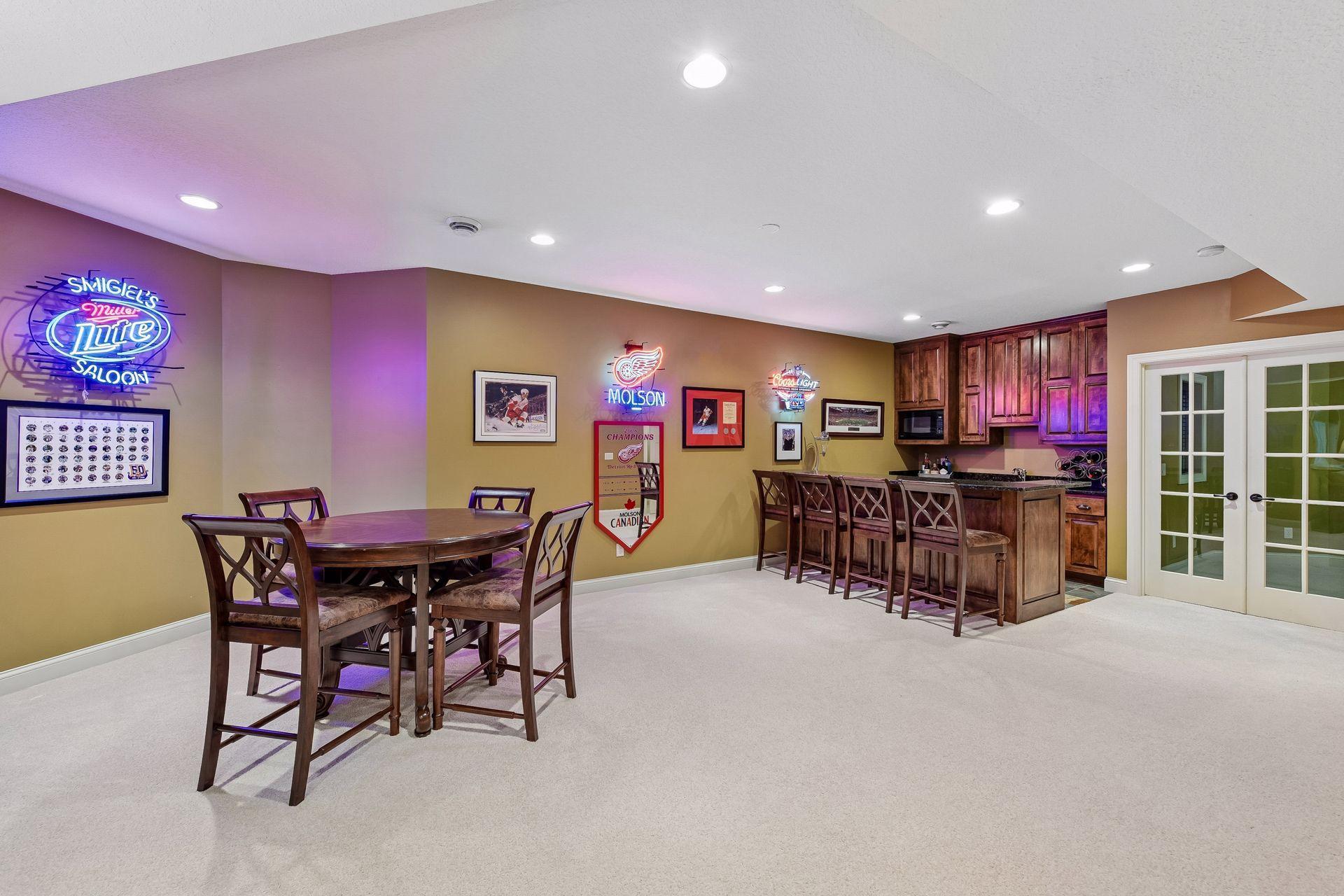 9260 Red Oak Drive