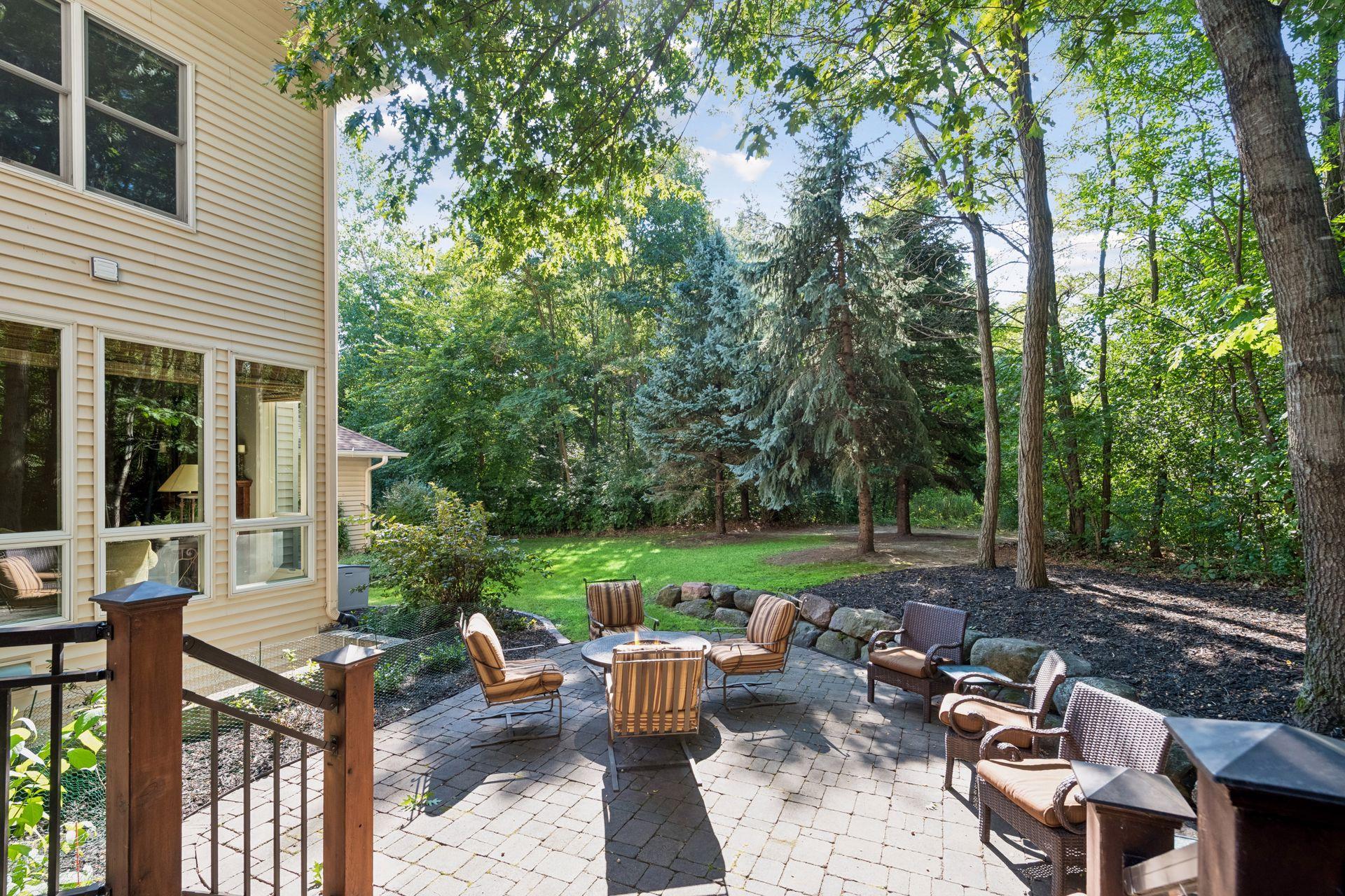 9260 Red Oak Drive