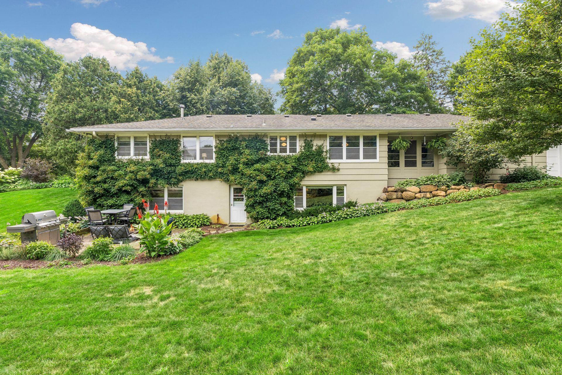 18200 Fairhomes Lane