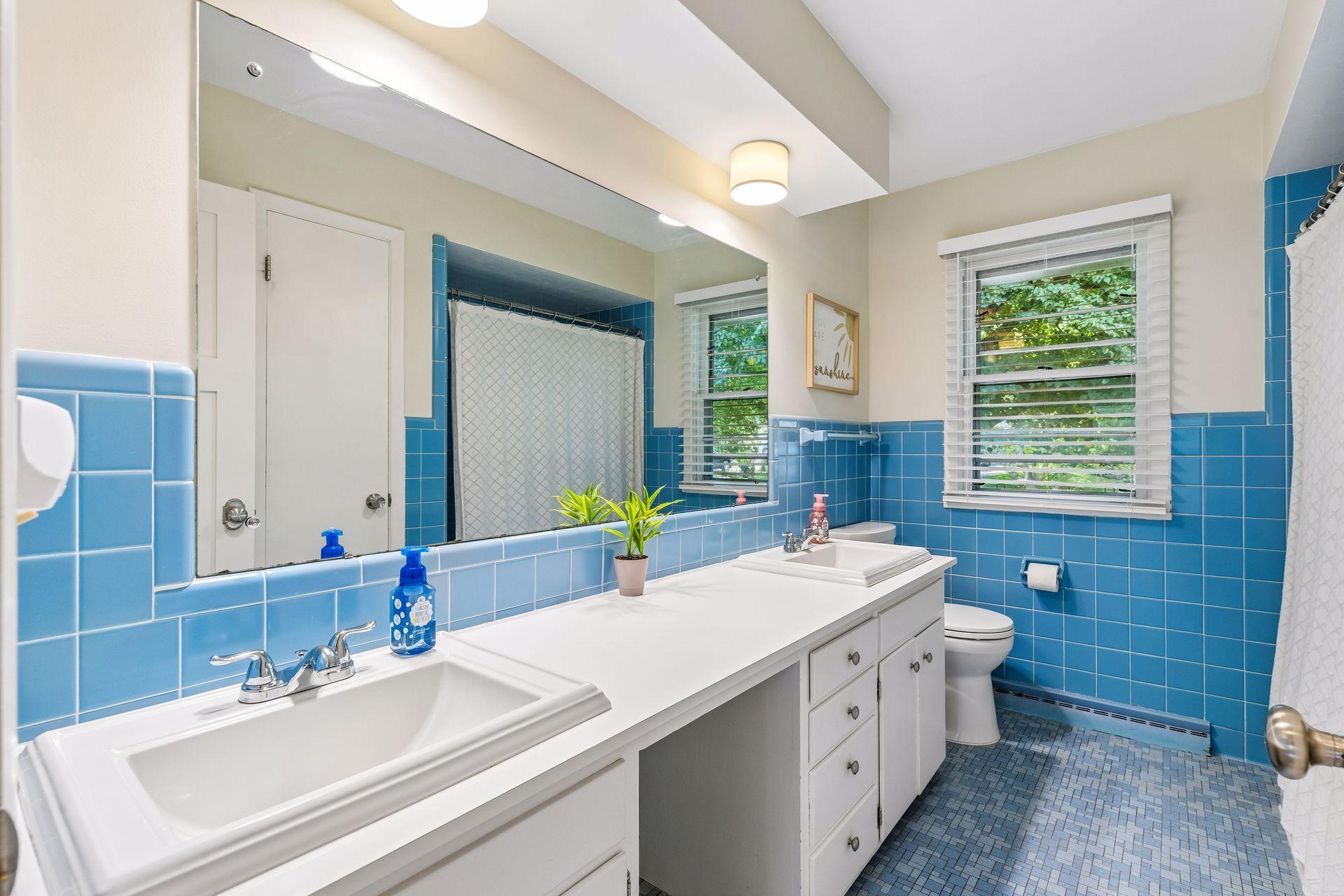 18200 Fairhomes Lane