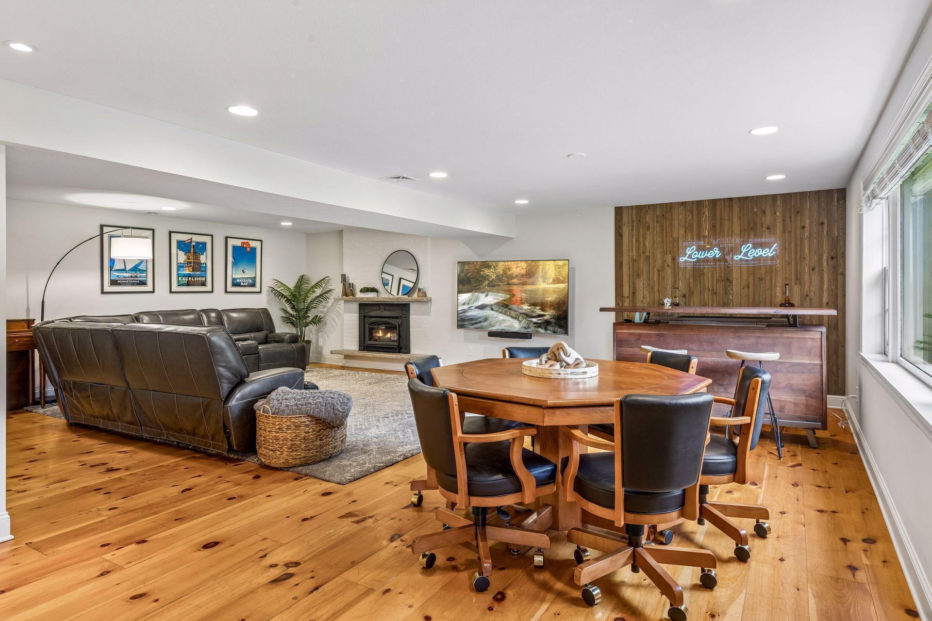 18200 Fairhomes Lane