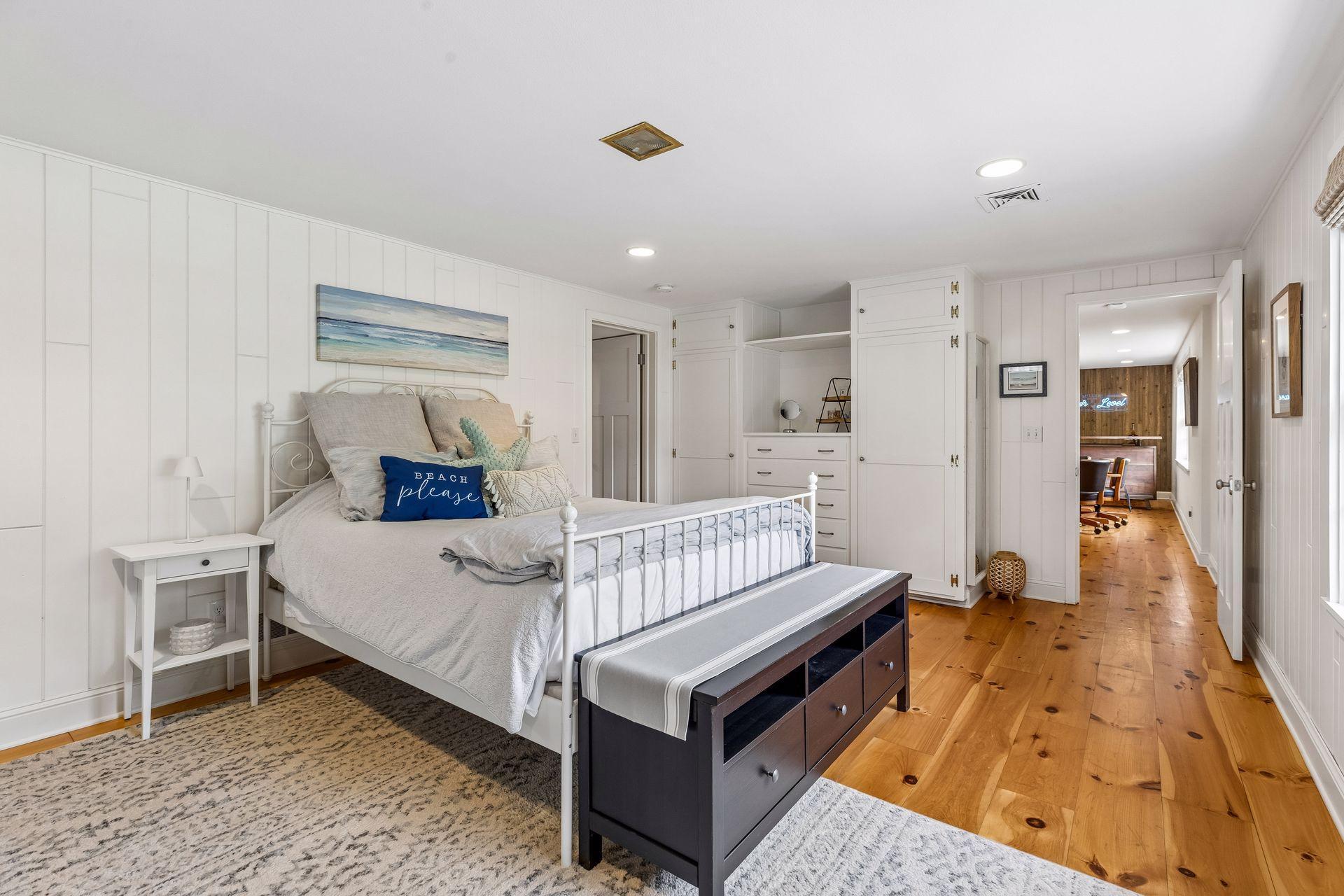 18200 Fairhomes Lane