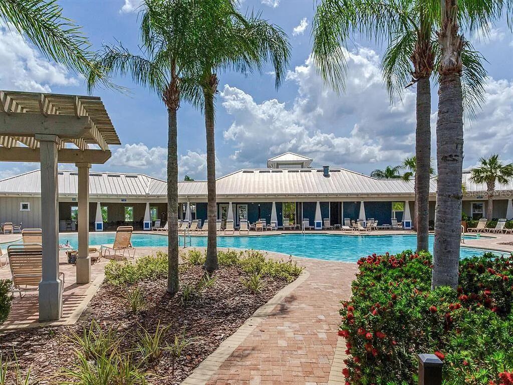 2913 SUNCOAST PLAINS DR