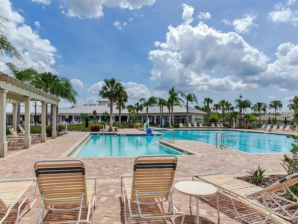 2913 SUNCOAST PLAINS DR