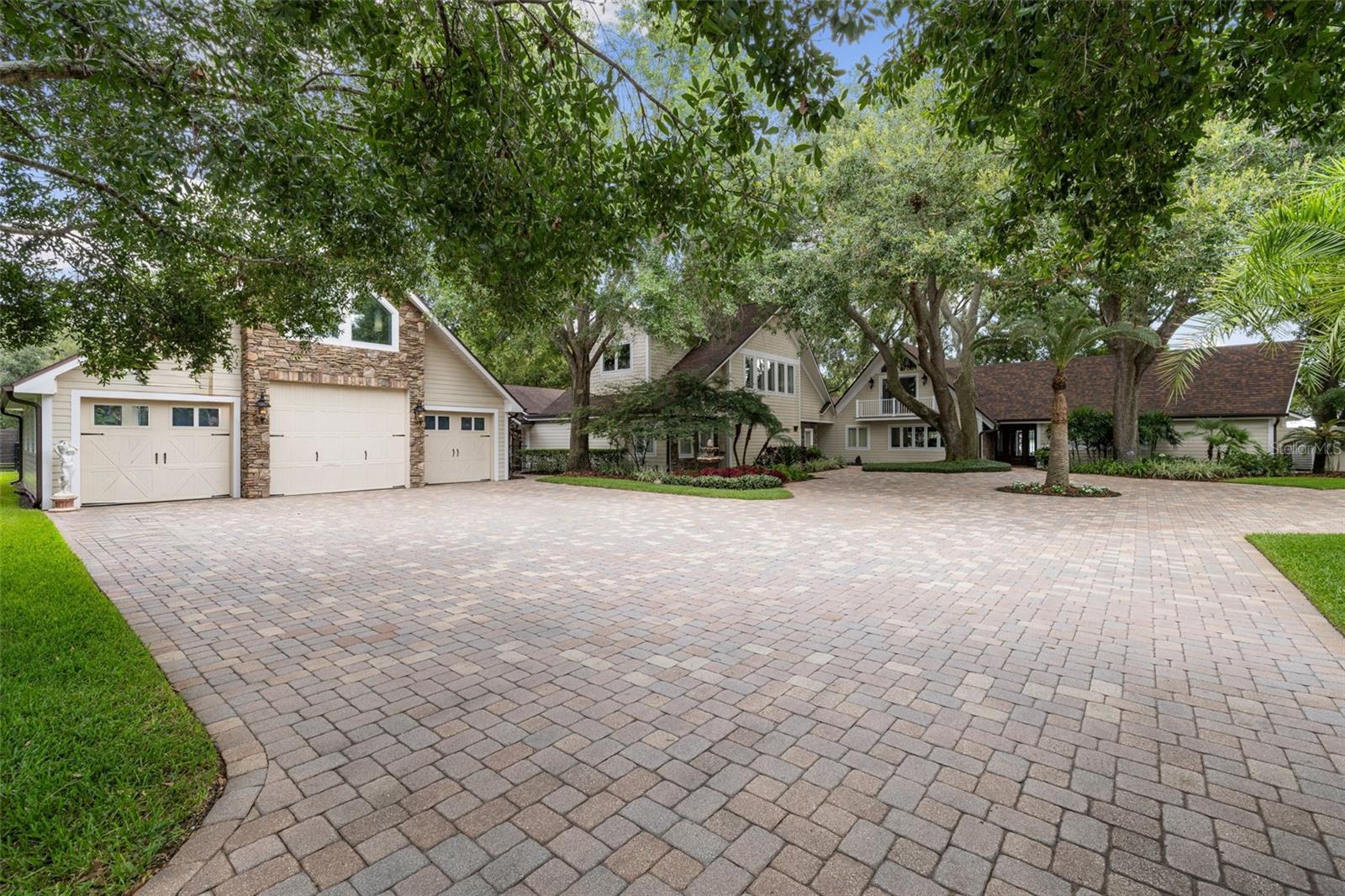 1808 W BEARSS AVE