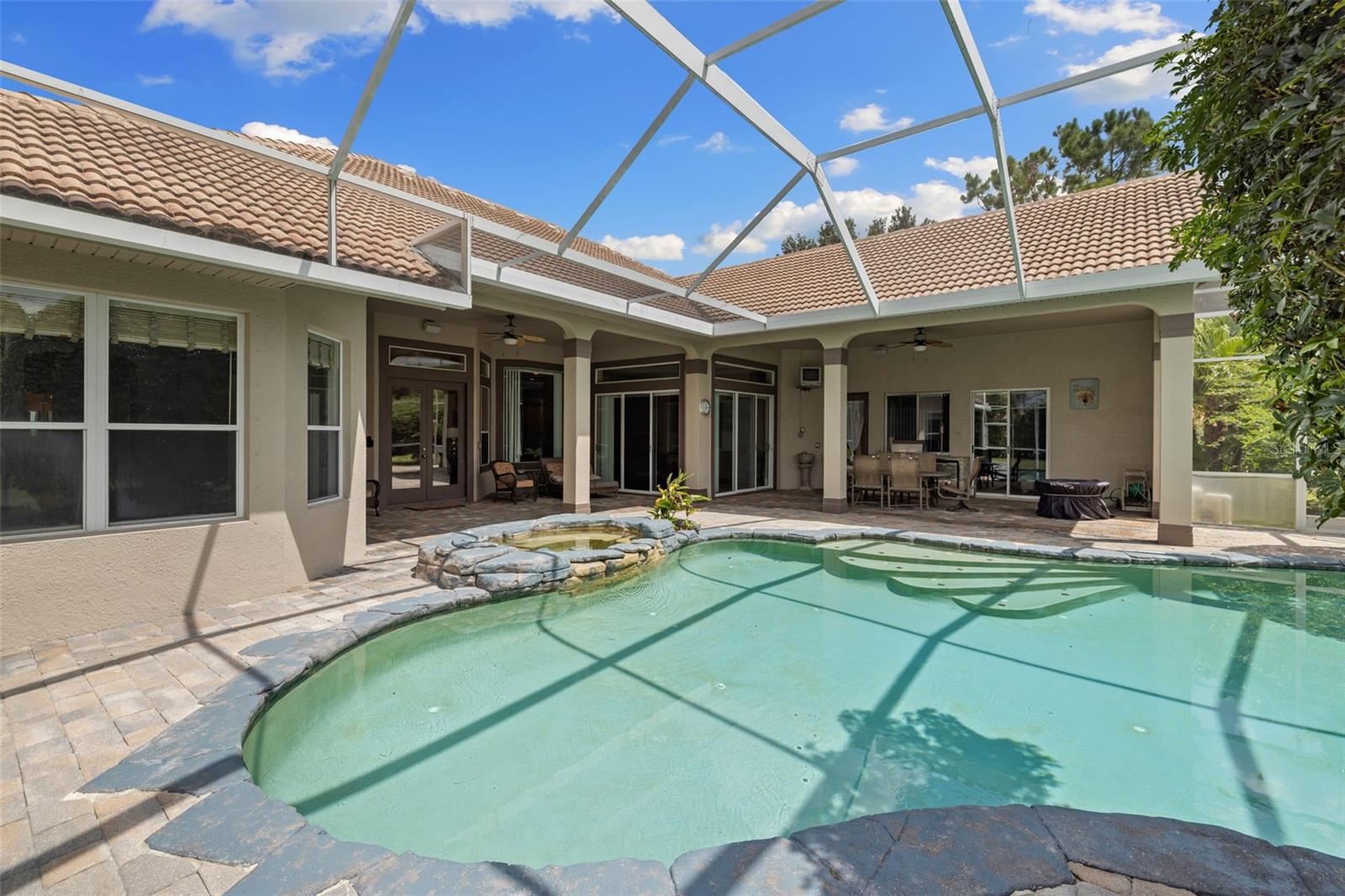 10643 ECHO LAKE DR
