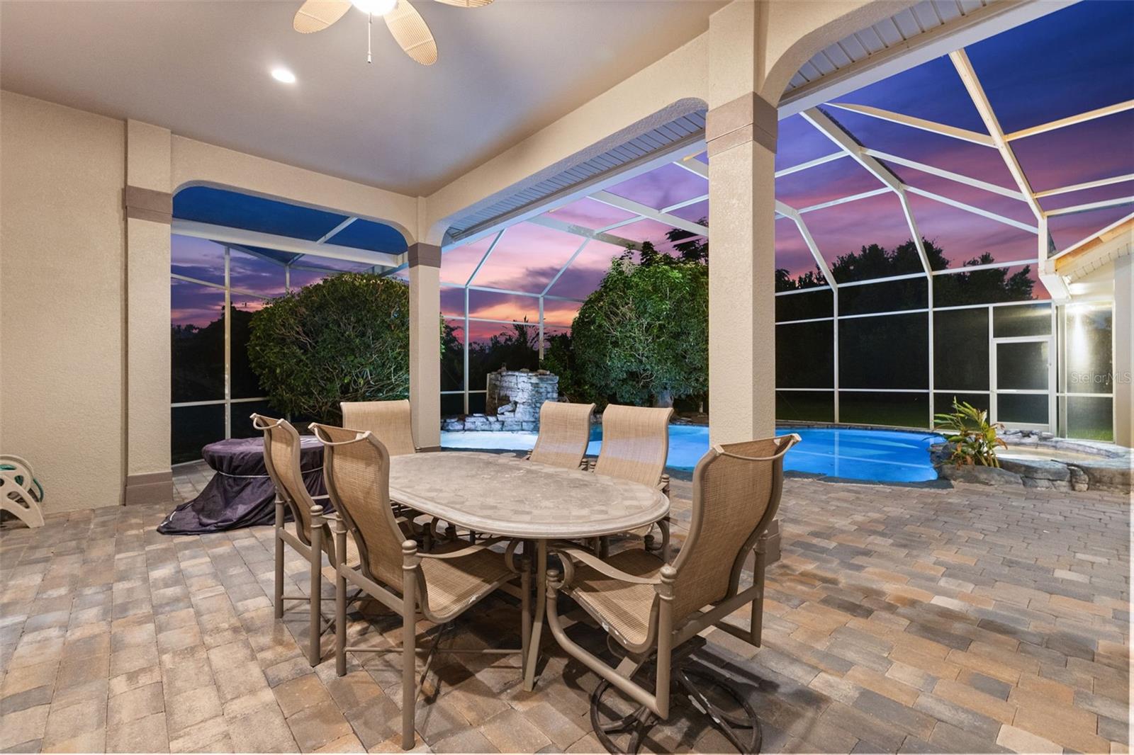 10643 ECHO LAKE DR