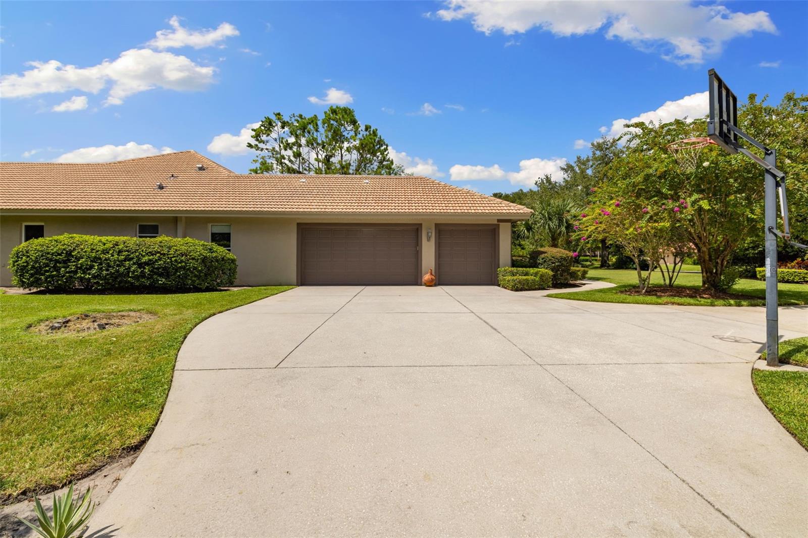 10643 ECHO LAKE DR