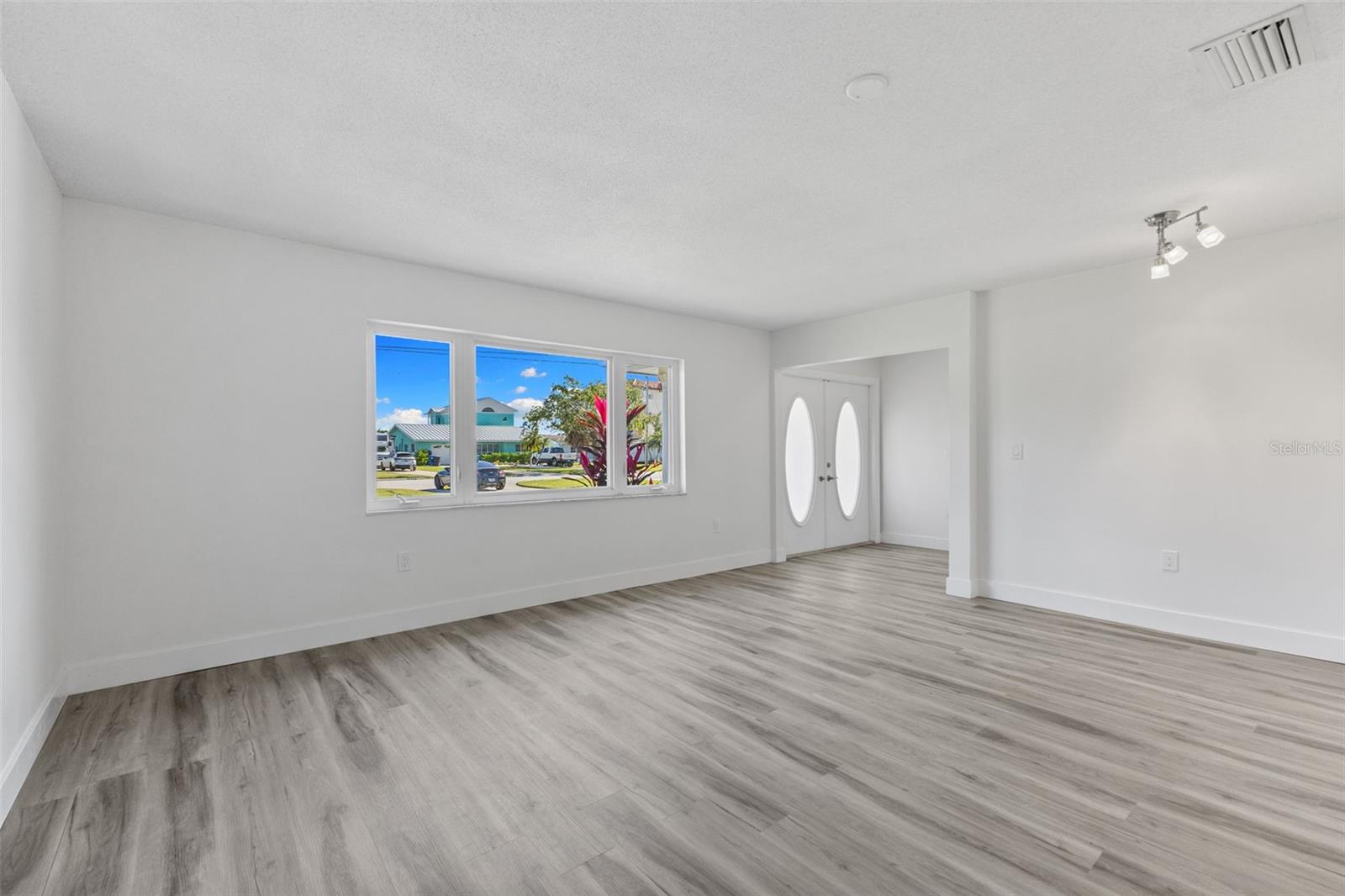 6026 BAYOU GRANDE BLVD NE