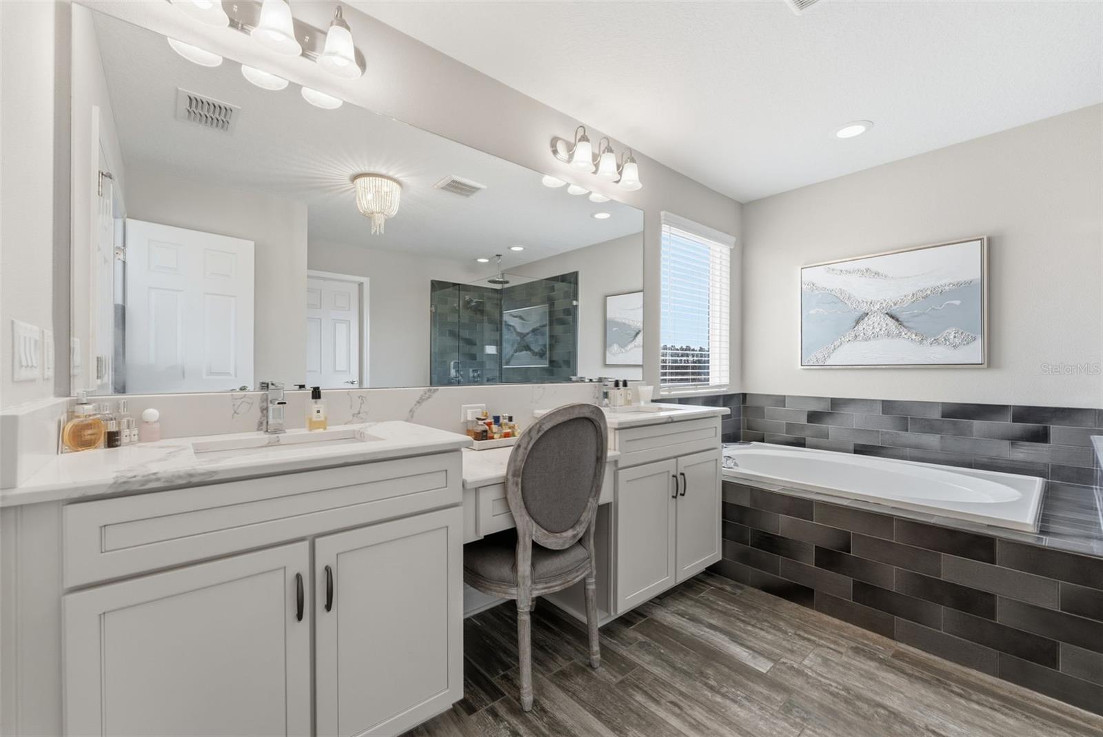 19484 BLOSSOM VINE LN