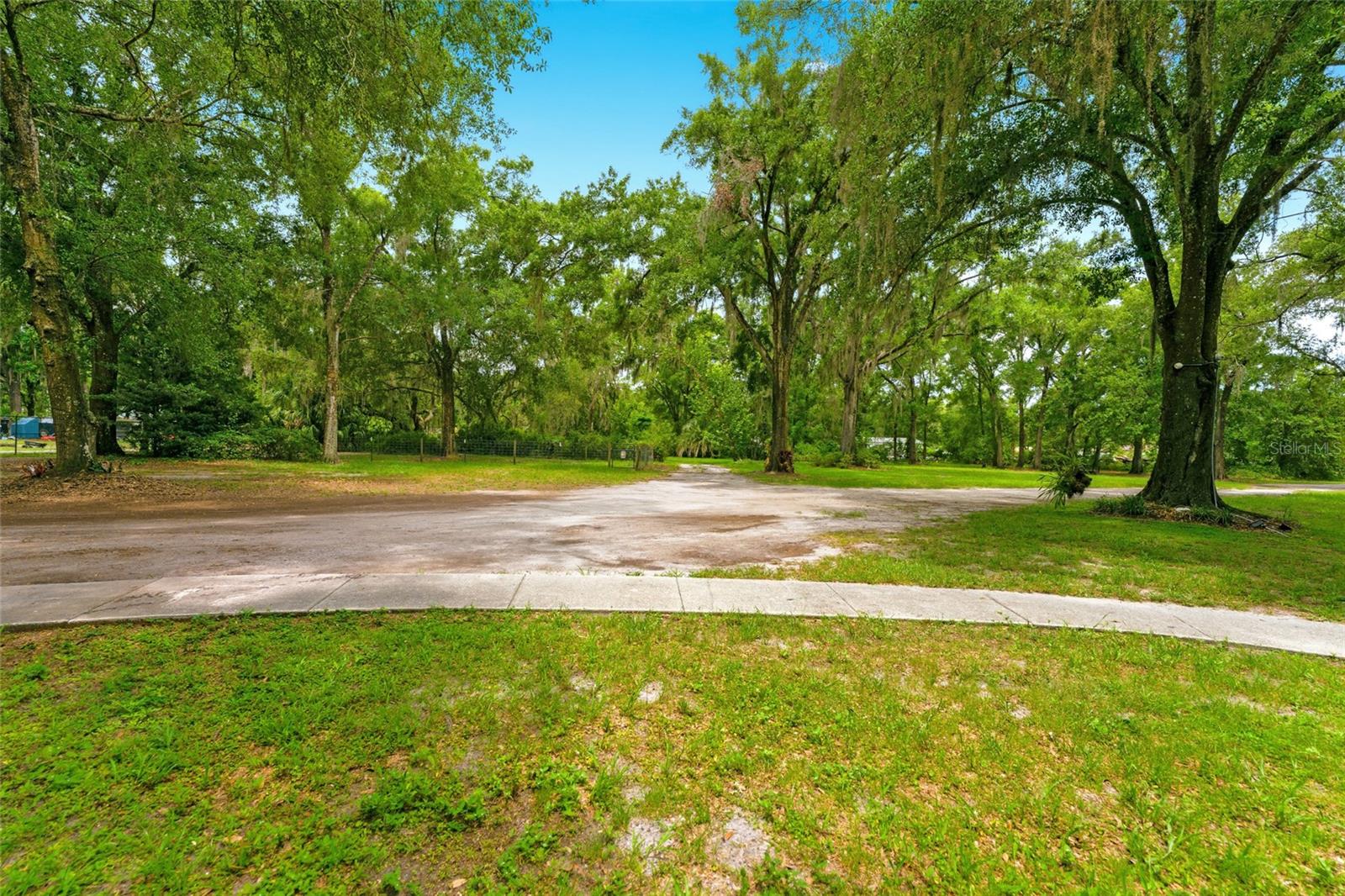 1444 CHESAPEAKE DR