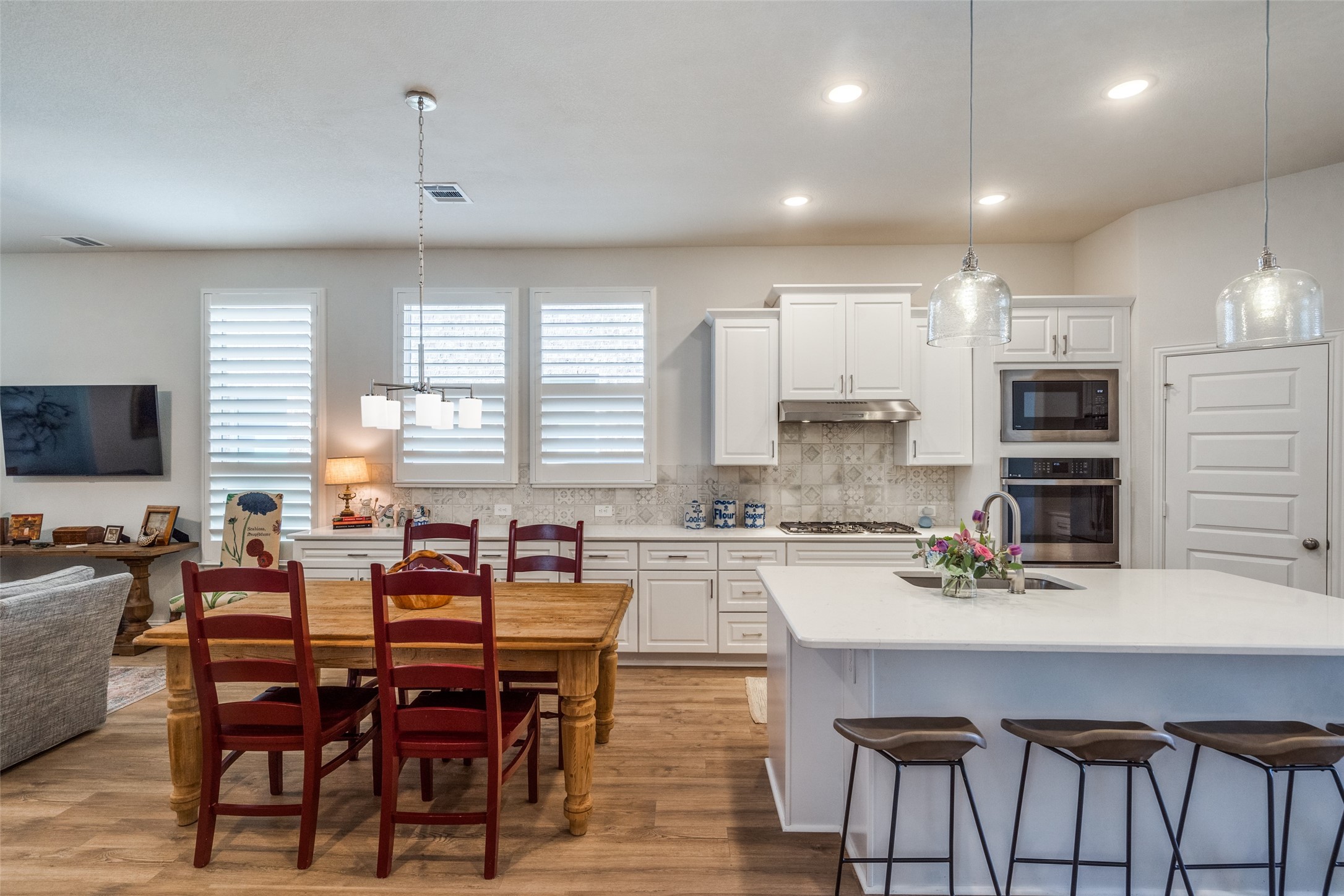5311 Waterloo Drive